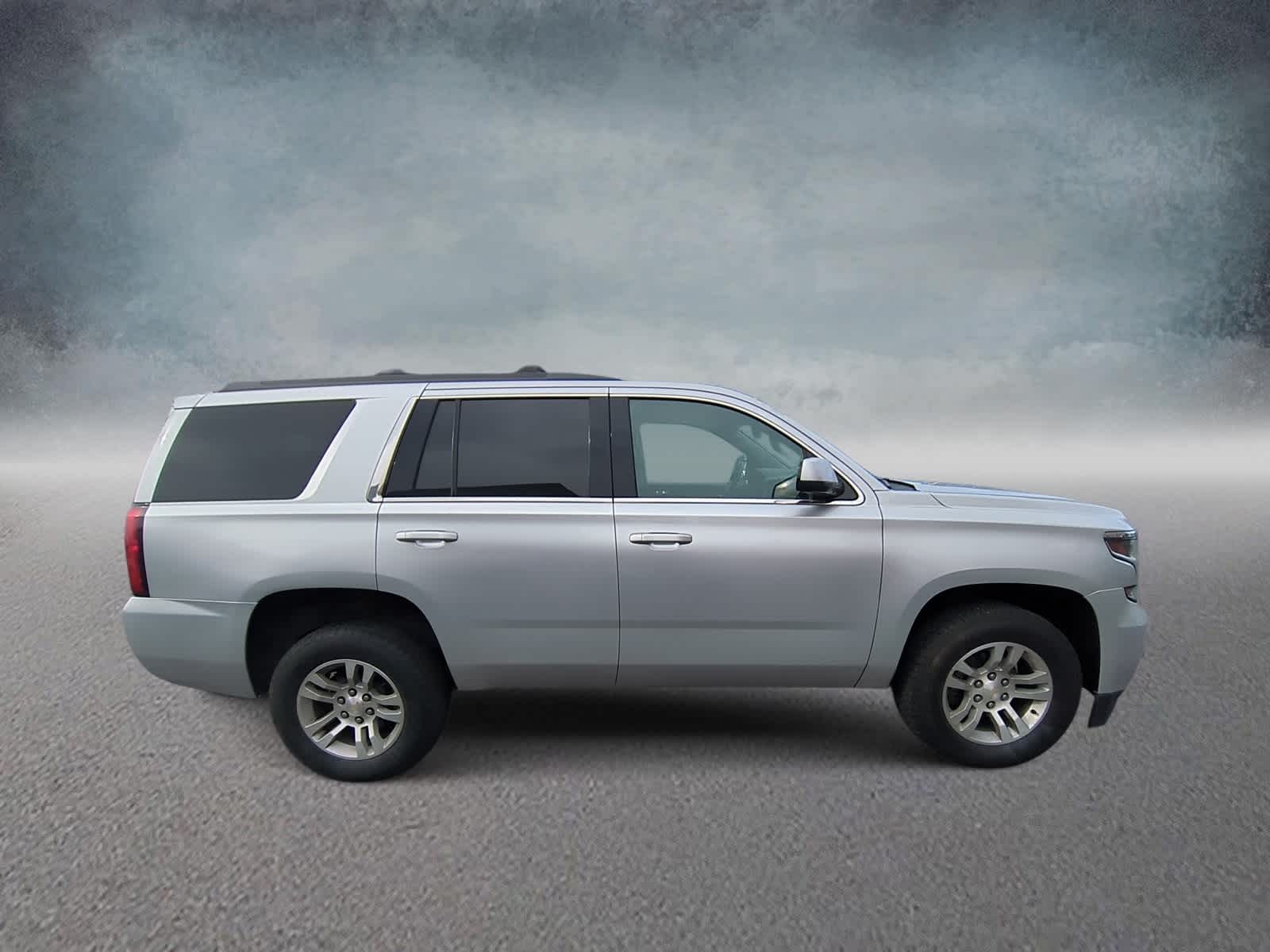 Thumbnail: 2017 Chevrolet Tahoe - 9