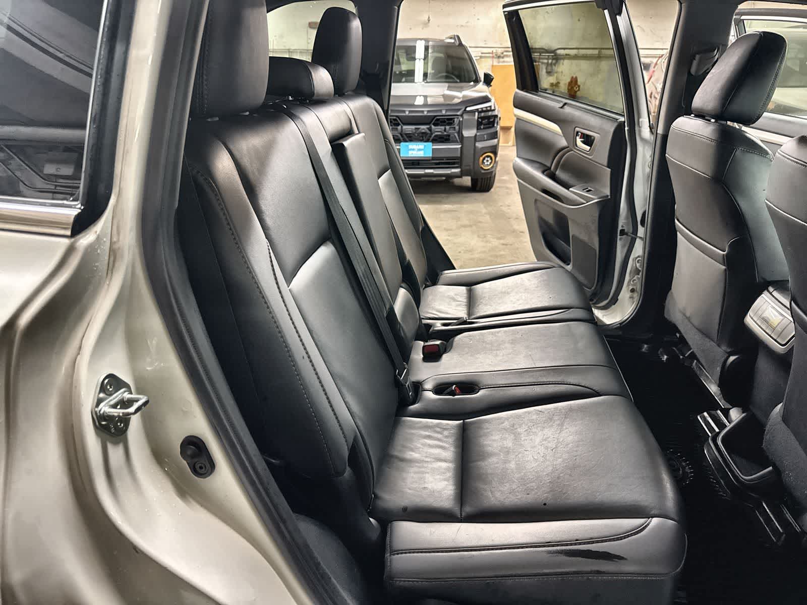 Thumbnail: 2019 Toyota Highlander - 22