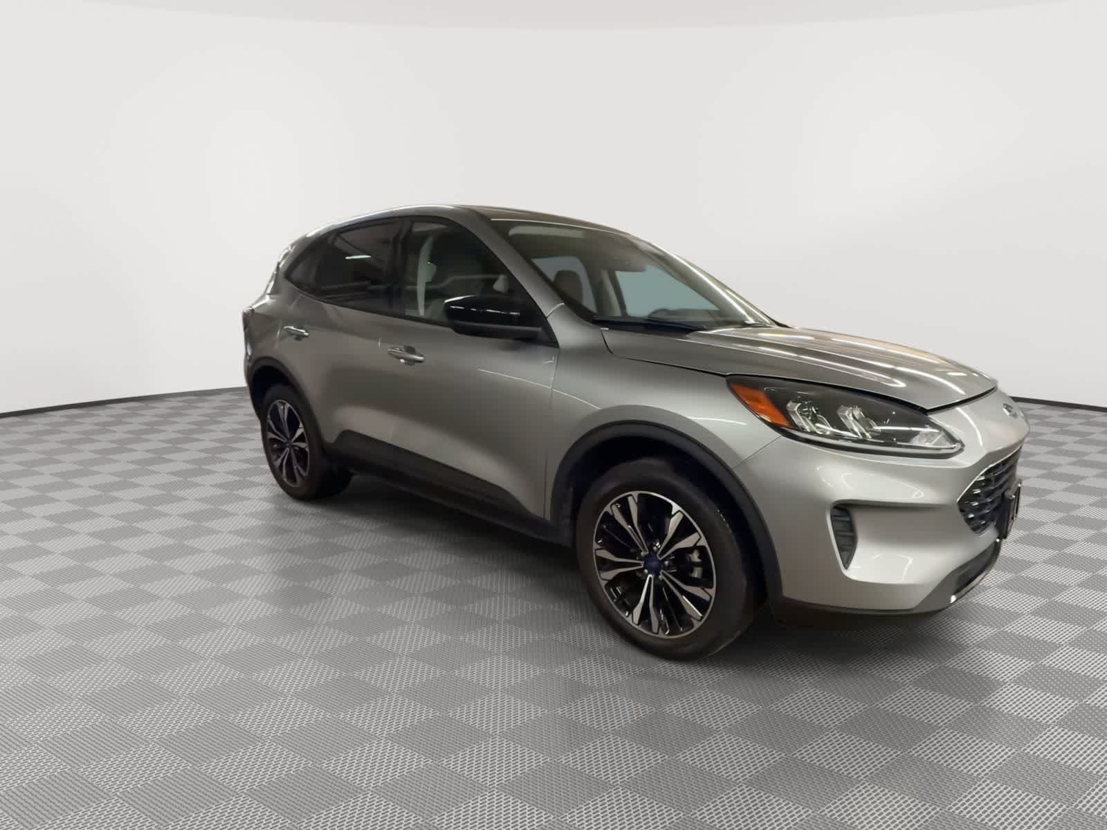 Thumbnail: 2022 Ford Escape - 2