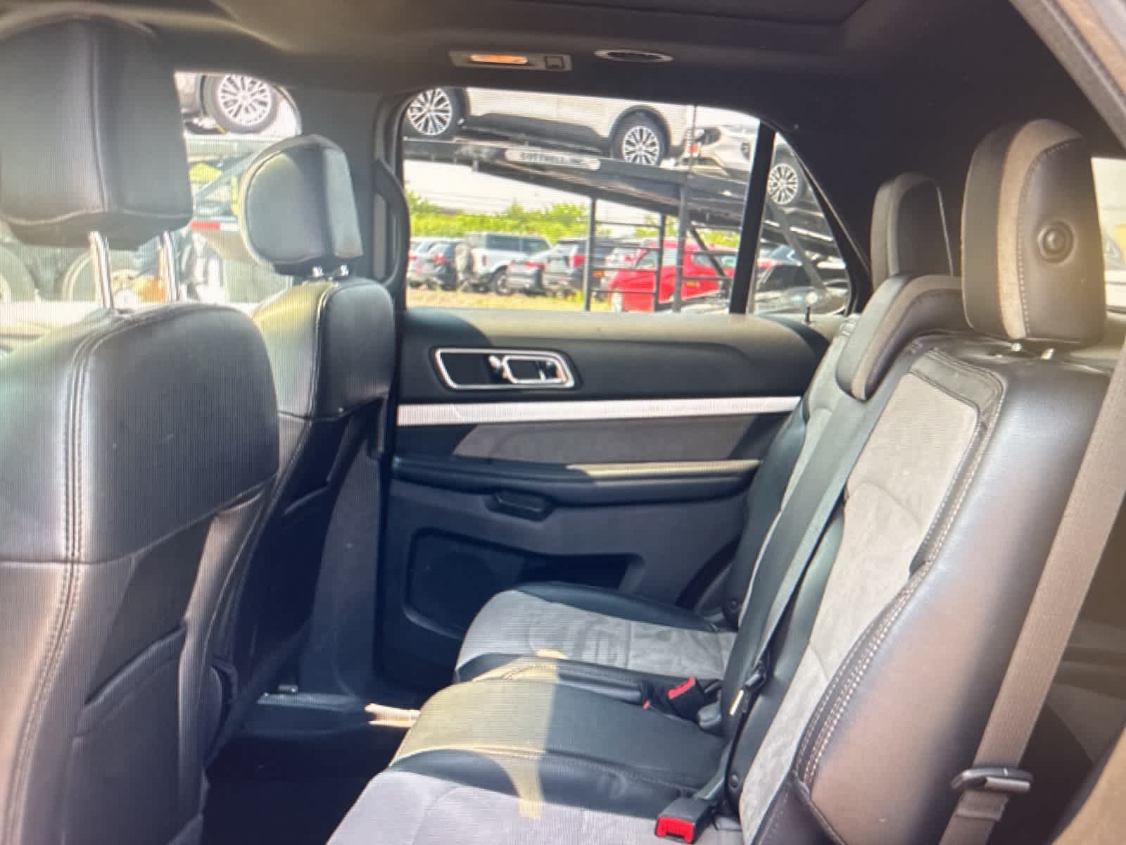 2017 Ford Explorer XLT 13