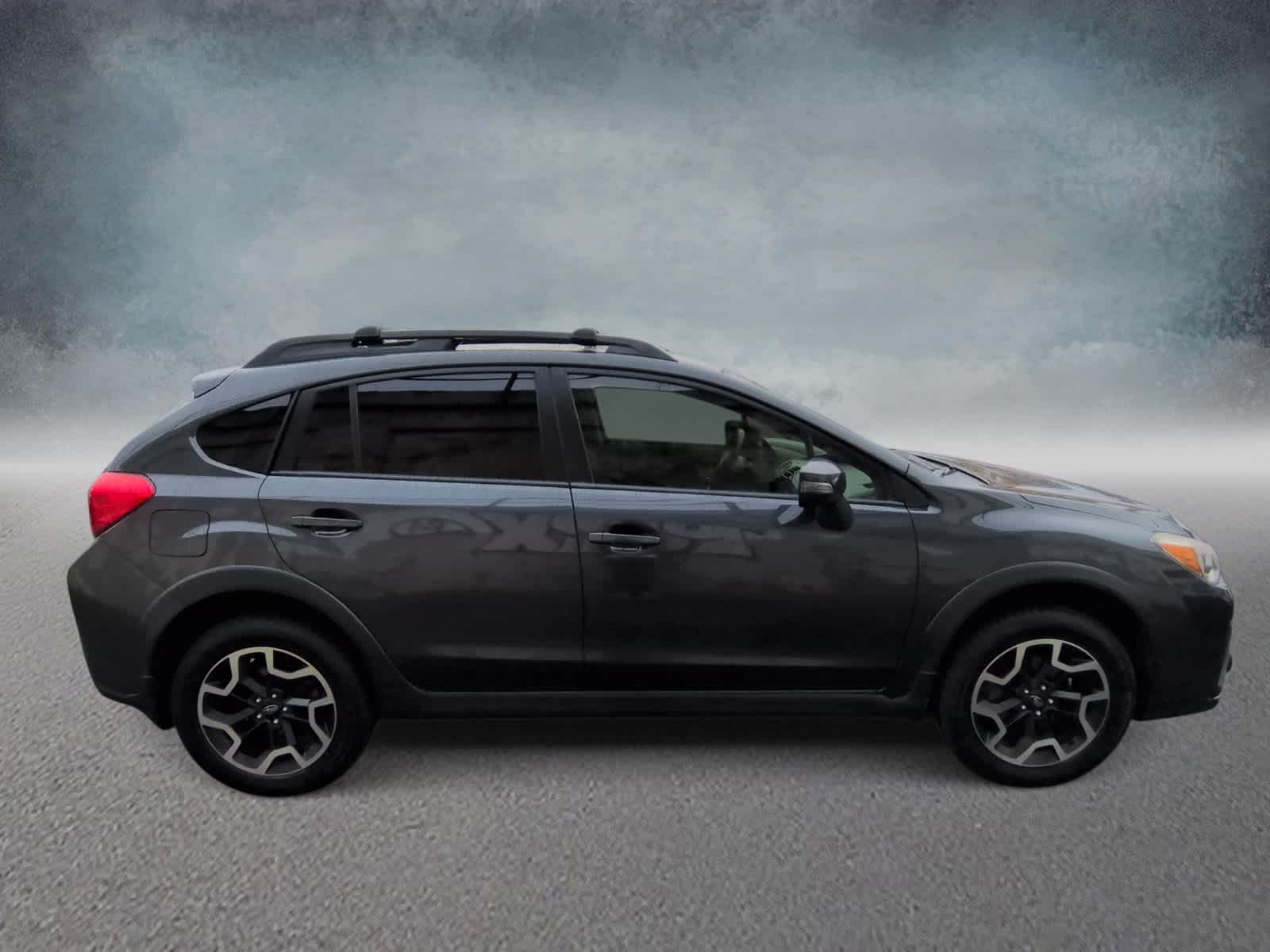 Thumbnail: 2017 Subaru Crosstrek - 9