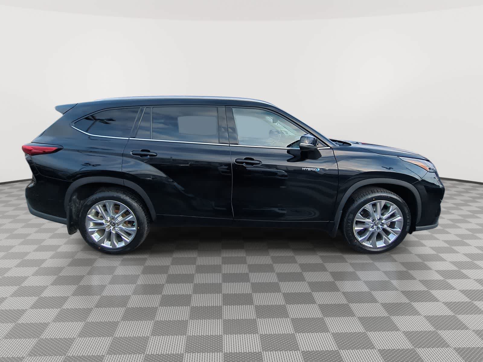 Thumbnail: 2021 Toyota Highlander - 9