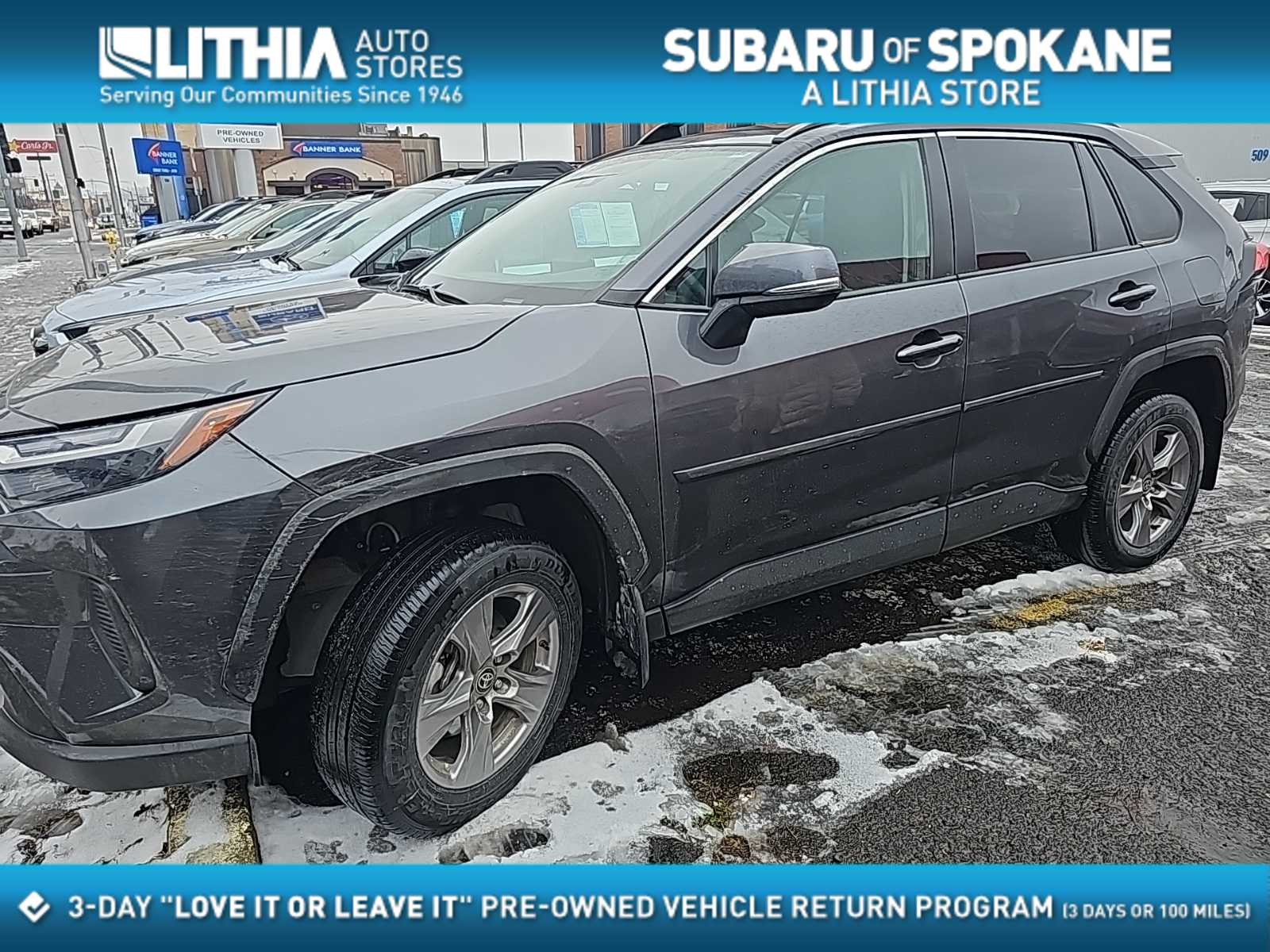 2024 Toyota RAV4 XLE's photo