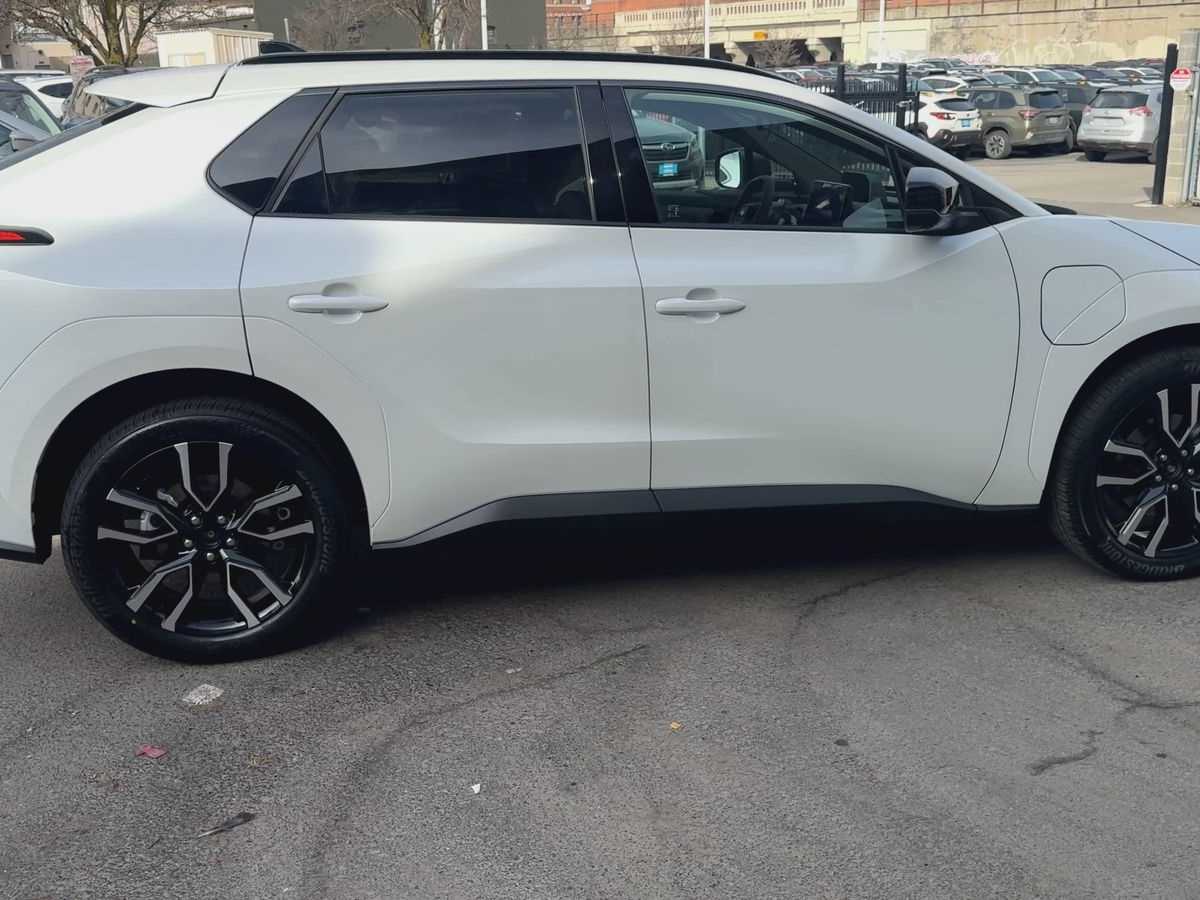 Thumbnail: 2026 Subaru Solterra - 9