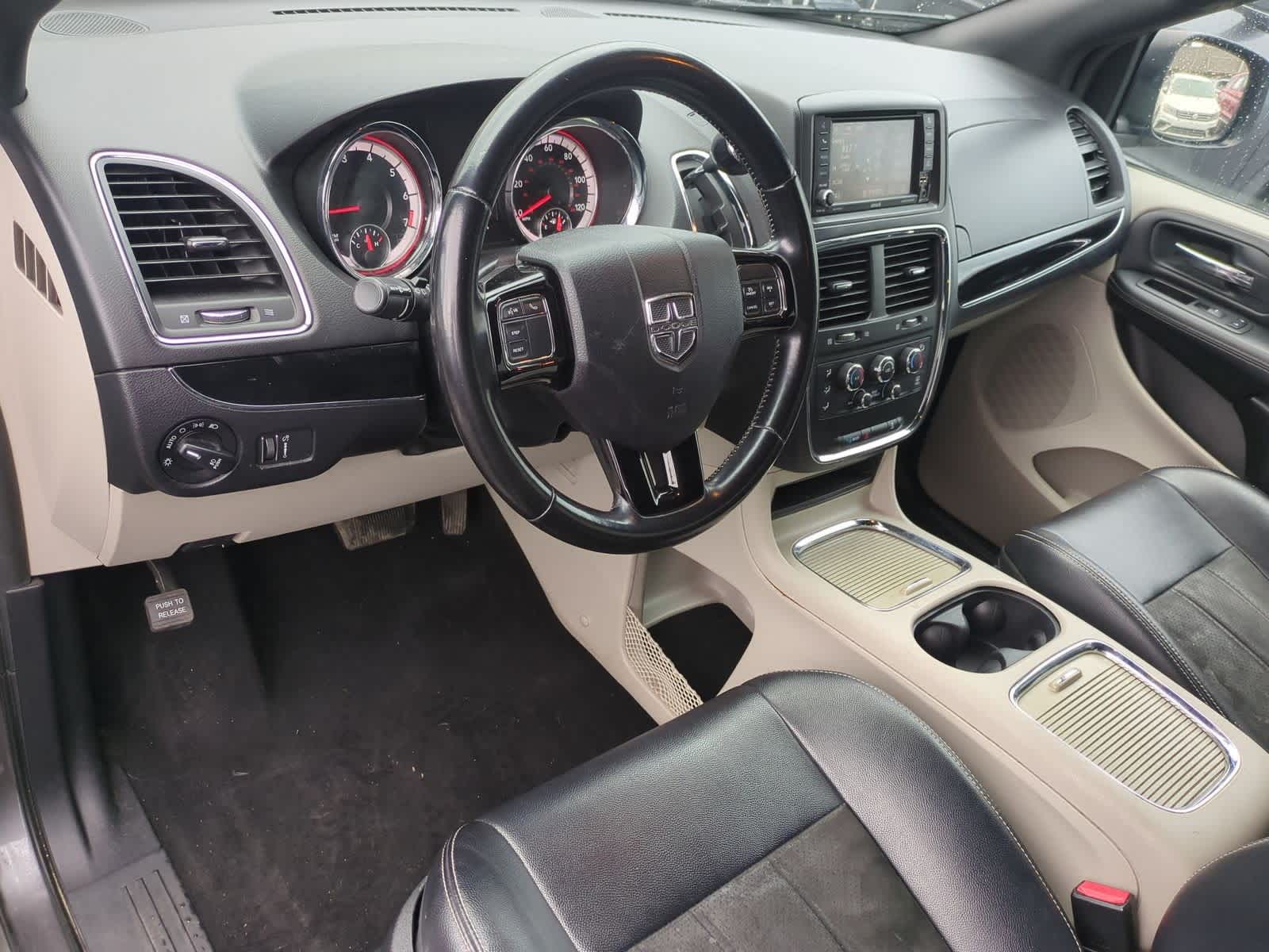 Thumbnail: 2020 Dodge Grand Caravan - 10