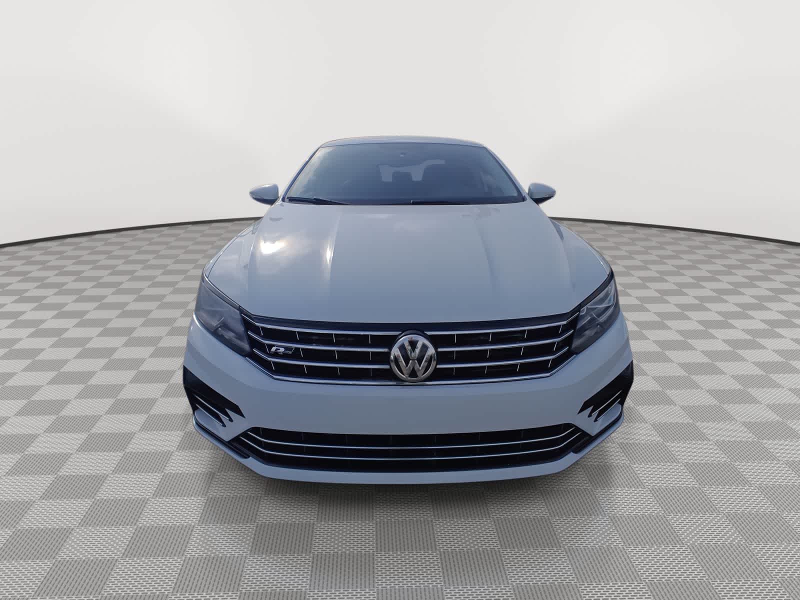Thumbnail: 2018 Volkswagen Passat - 3