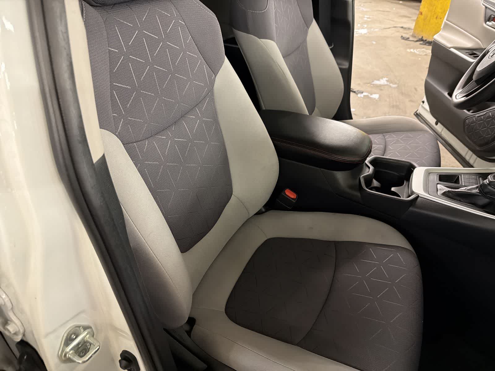 Thumbnail: 2019 Toyota RAV4 - 21
