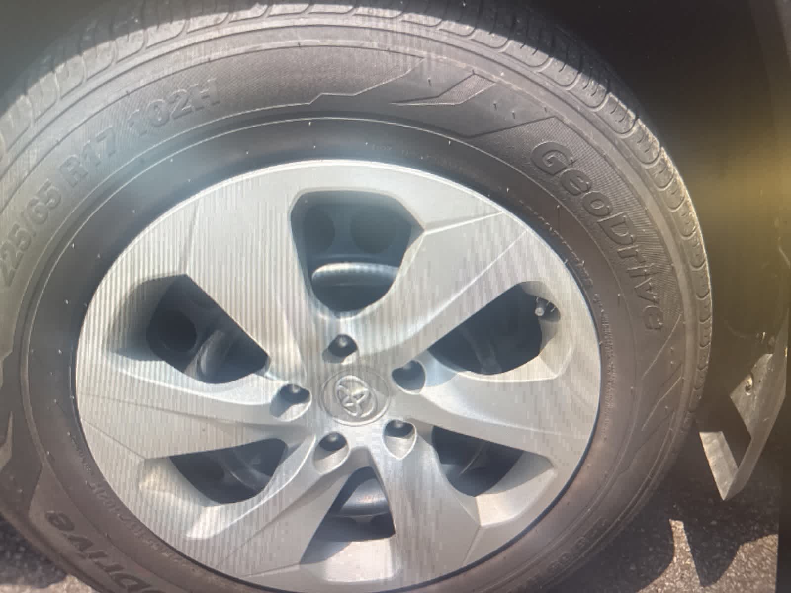Thumbnail: 2021 Toyota RAV4 - 9