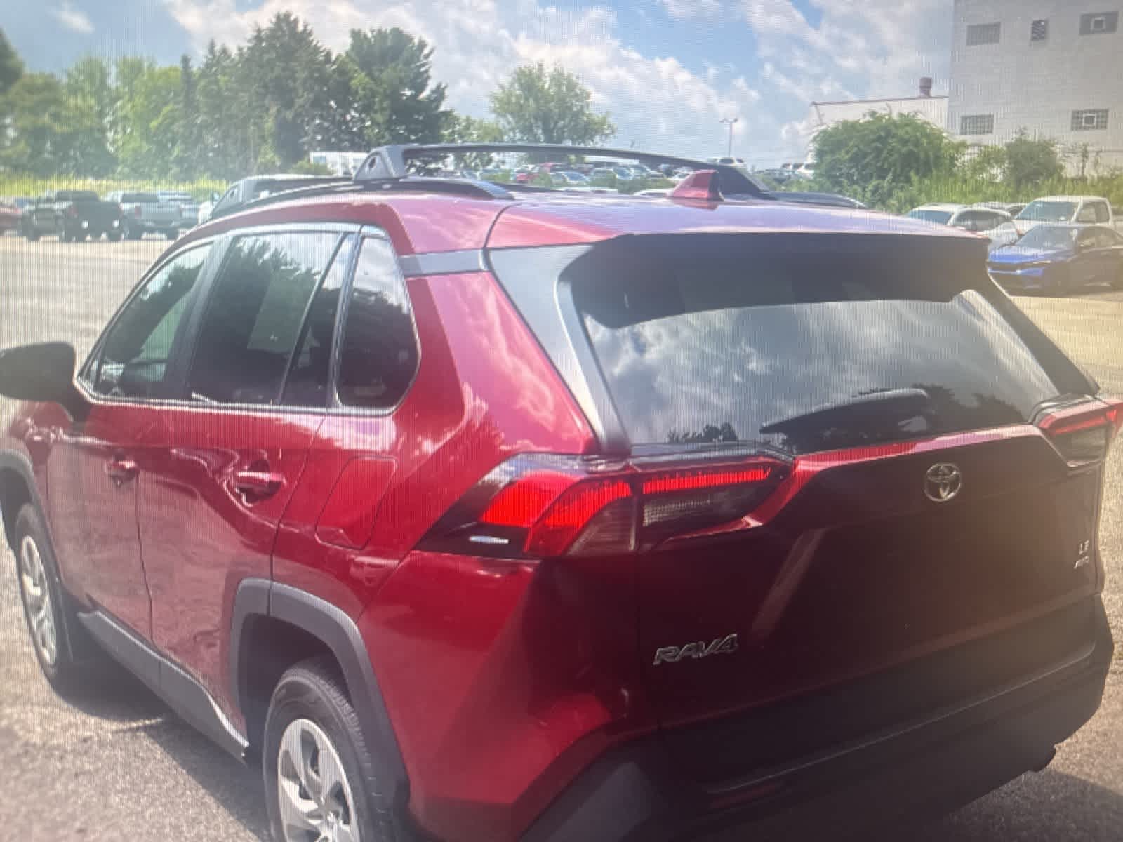 Thumbnail: 2021 Toyota RAV4 - 3