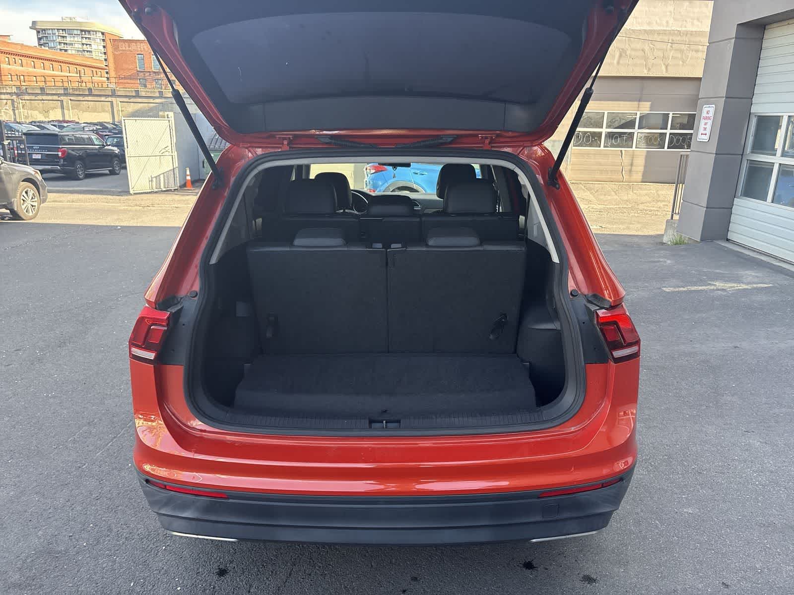 Thumbnail: 2019 Volkswagen Tiguan - 32