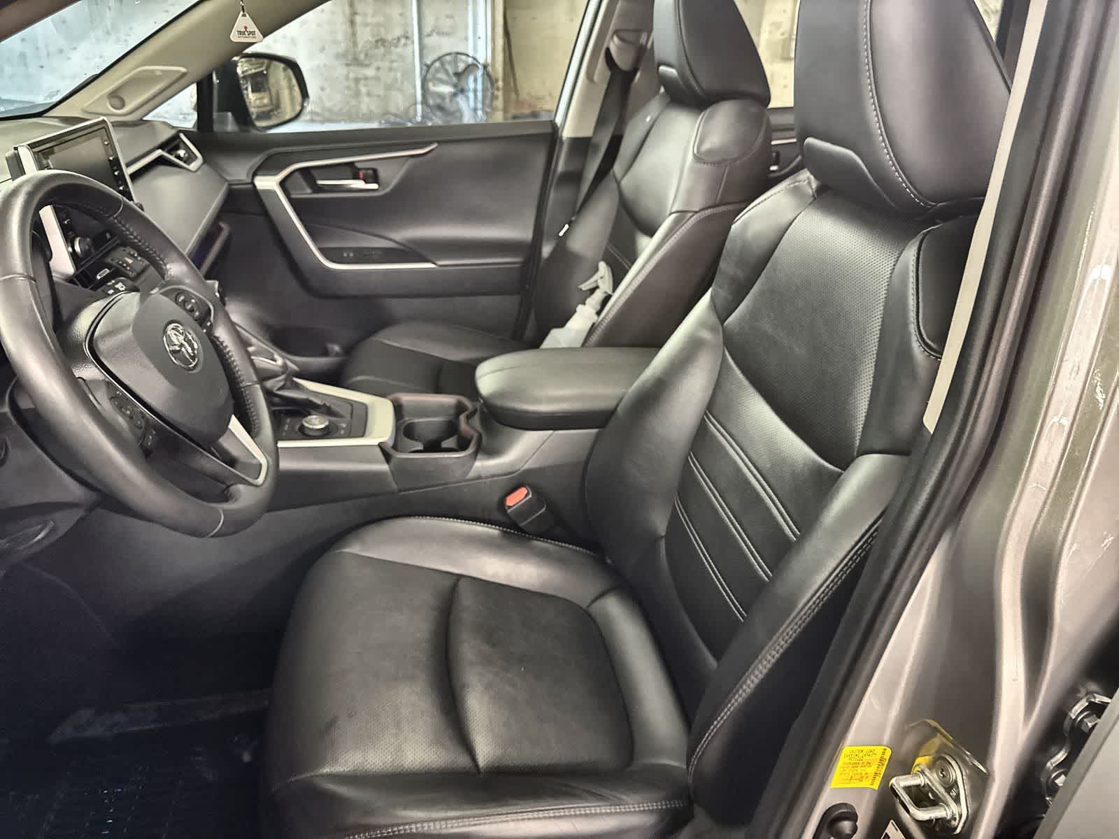 Thumbnail: 2019 Toyota RAV4 - 17