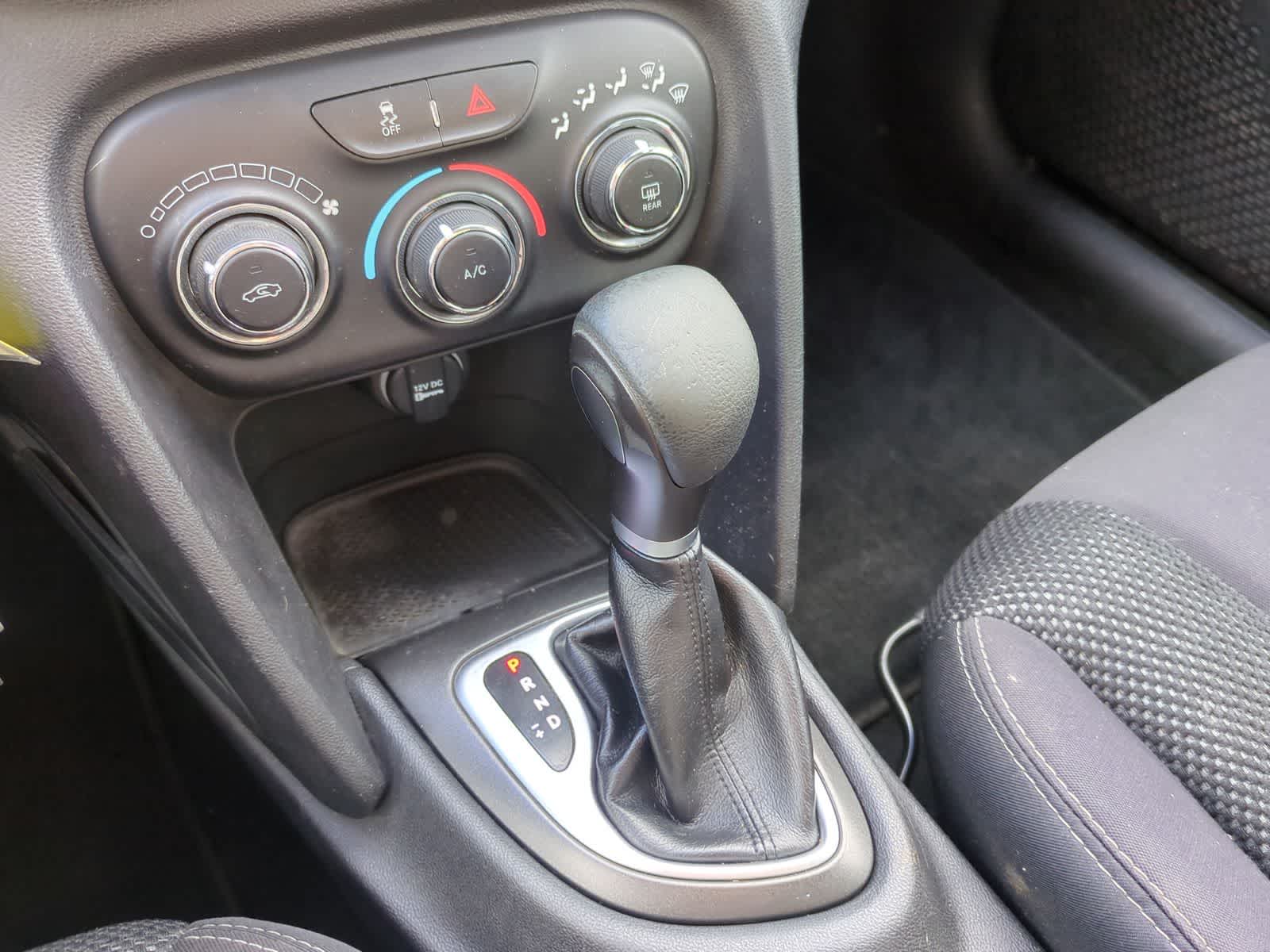 Thumbnail: 2015 Dodge Dart - 29