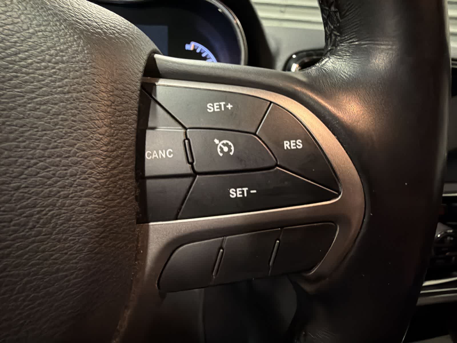 Thumbnail: 2020 Jeep Grand Cherokee - 25