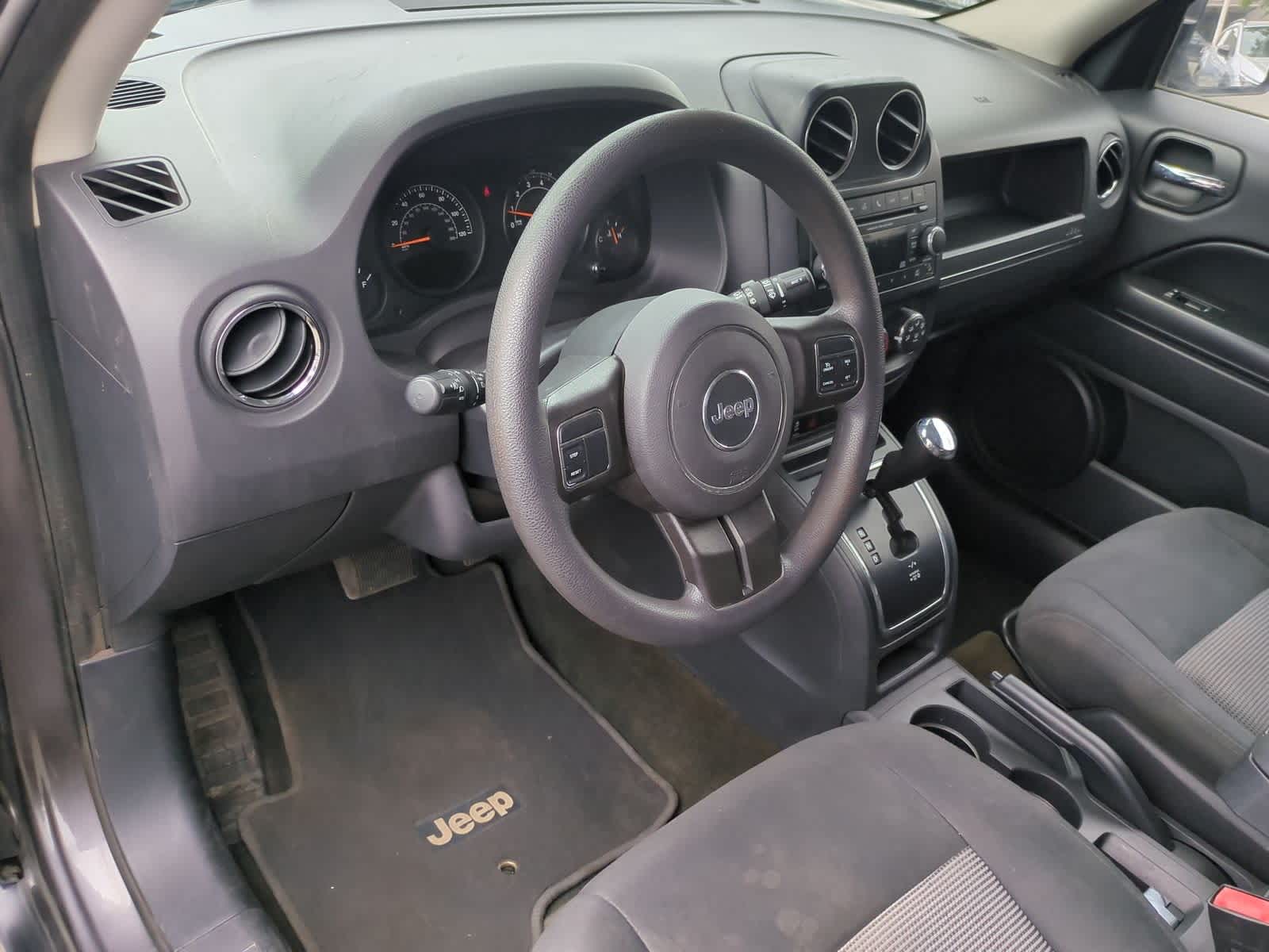 Thumbnail: 2016 Jeep Patriot - 10