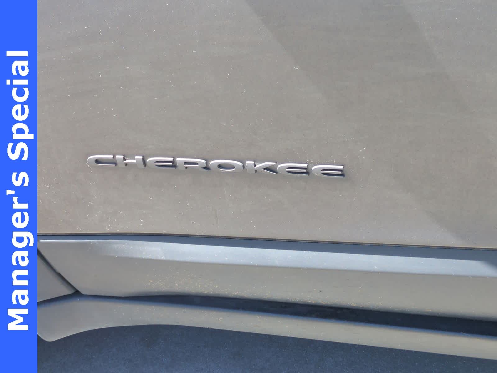 Thumbnail: 2016 Jeep Cherokee - 13