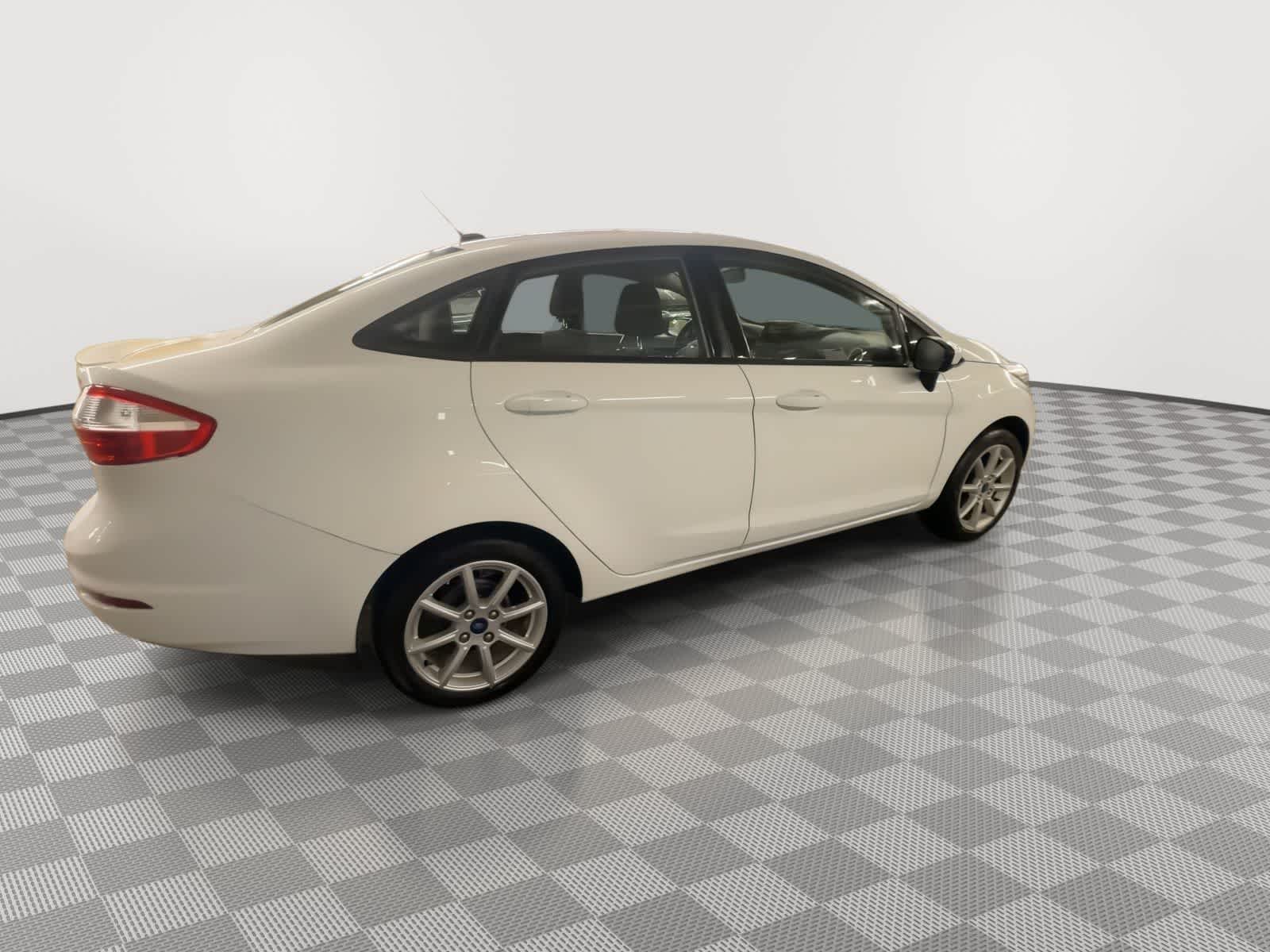 Thumbnail: 2019 Ford Fiesta - 8