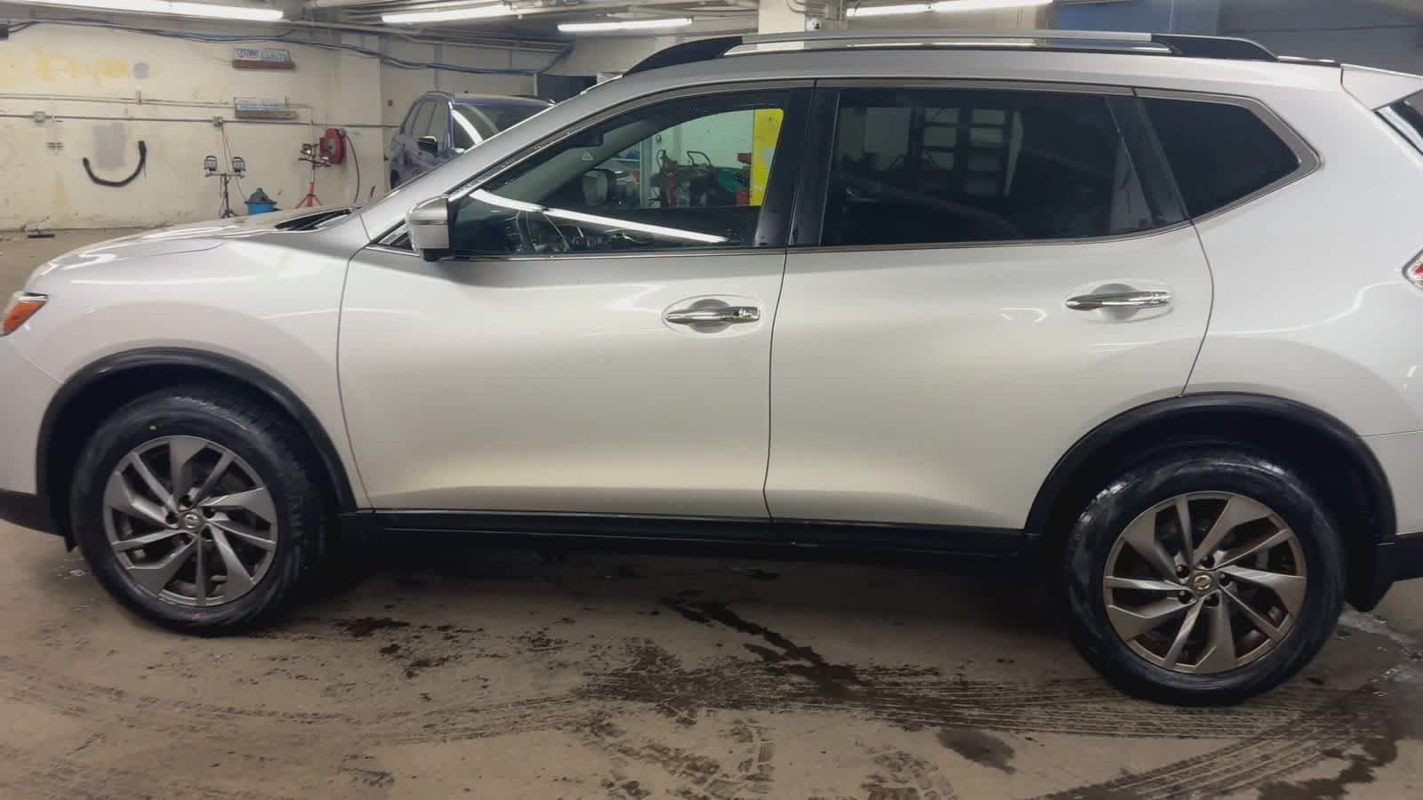 Thumbnail: 2016 Nissan Rogue - 6