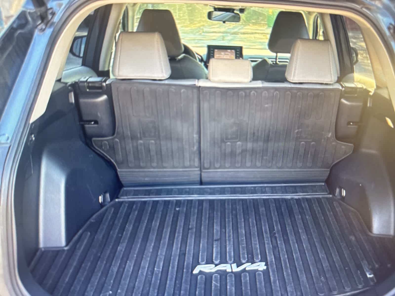 Thumbnail: 2022 Toyota RAV4 - 23