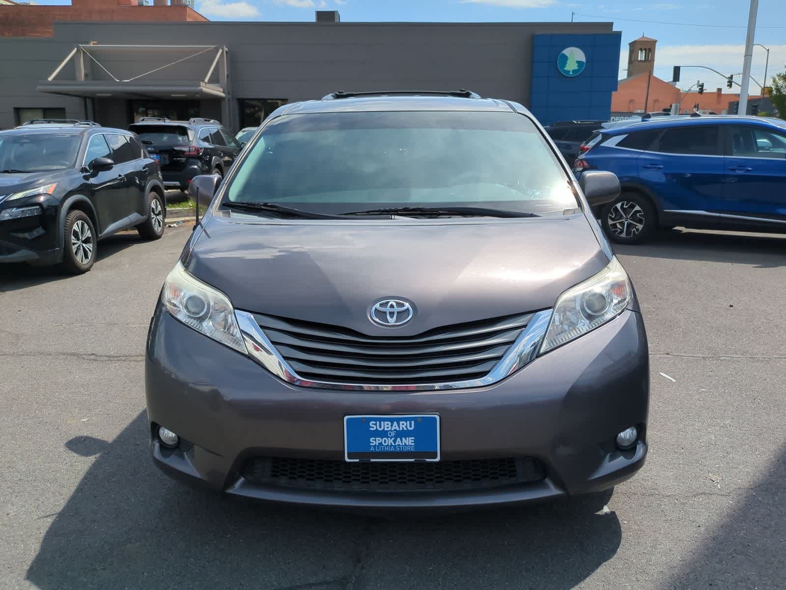 Thumbnail: 2013 Toyota Sienna - 3