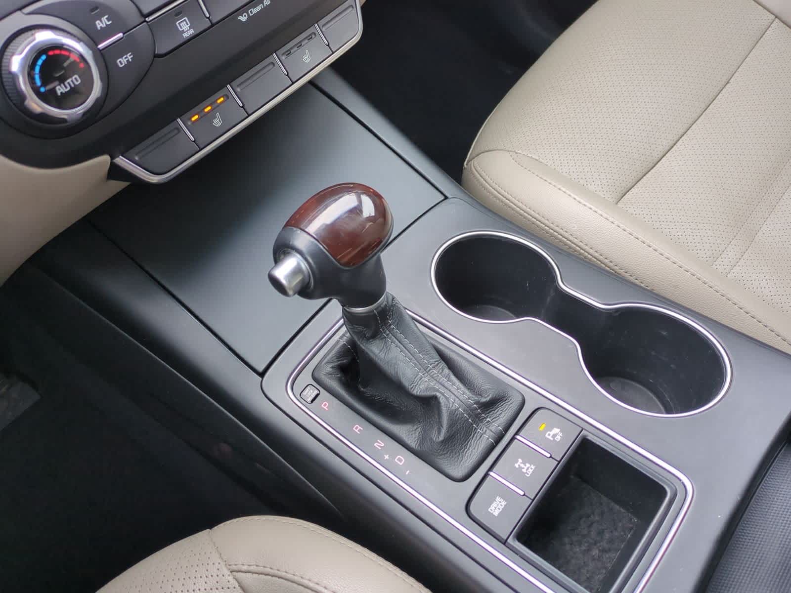 Thumbnail: 2017 Kia Sorento - 31