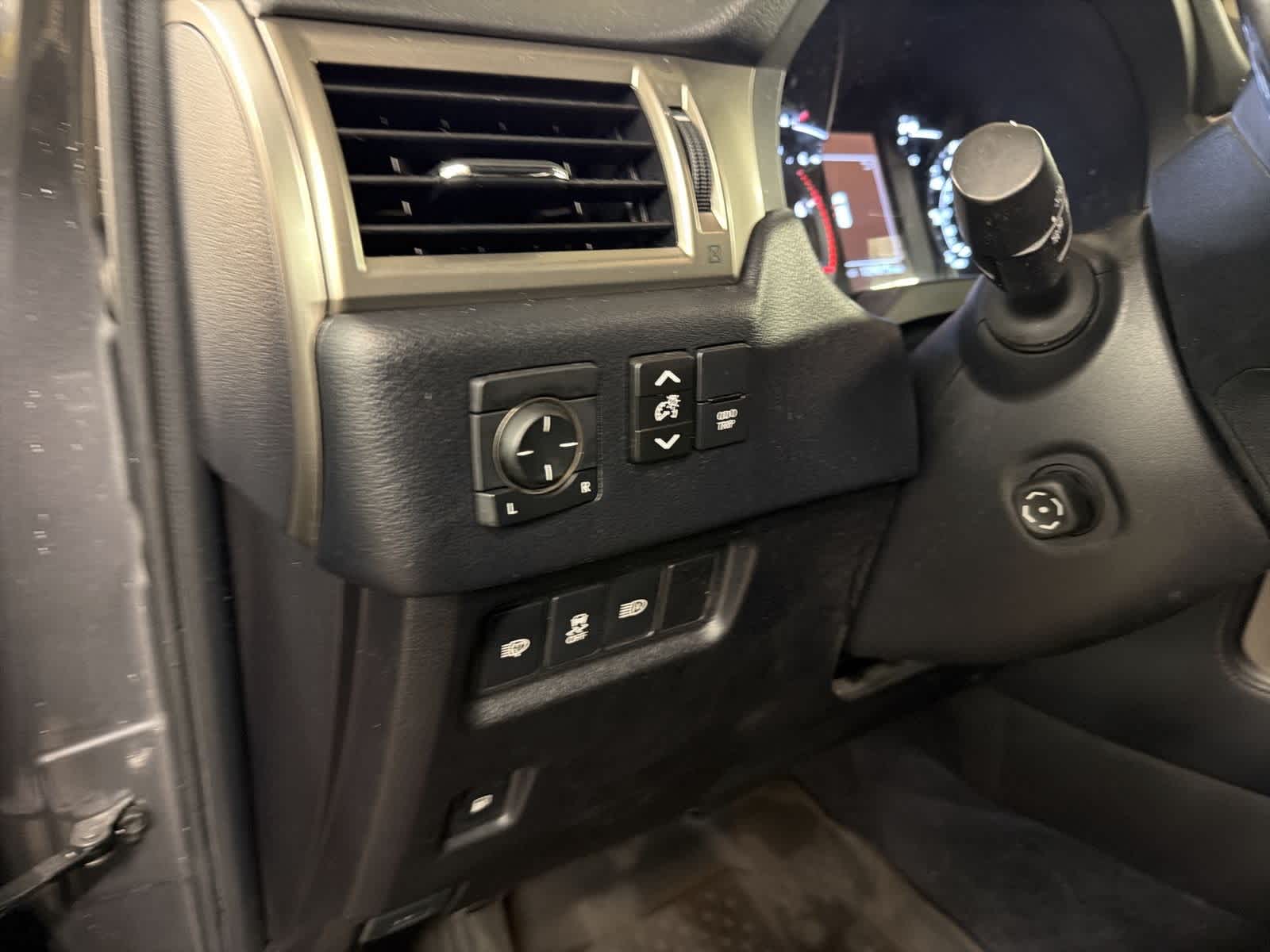 Thumbnail: 2020 Lexus GX - 18