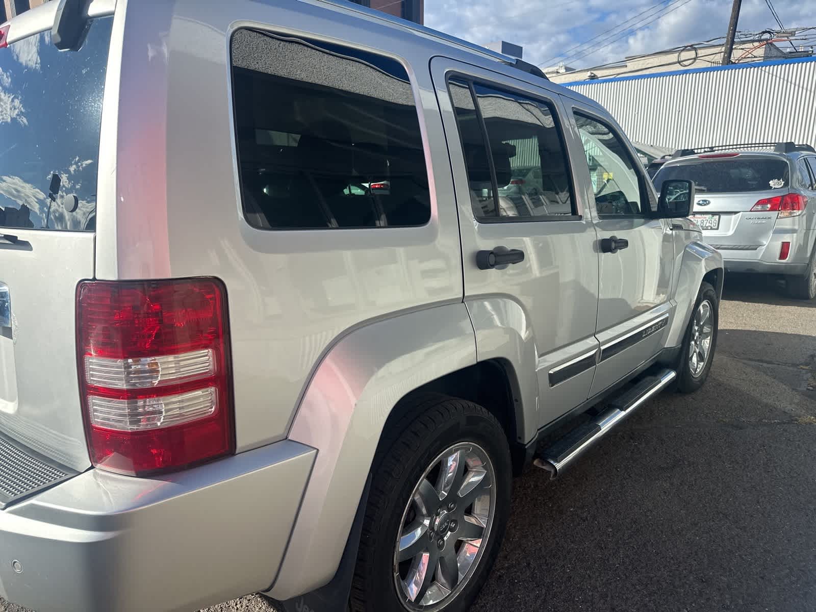 2011 Jeep Liberty Limited photo 4
