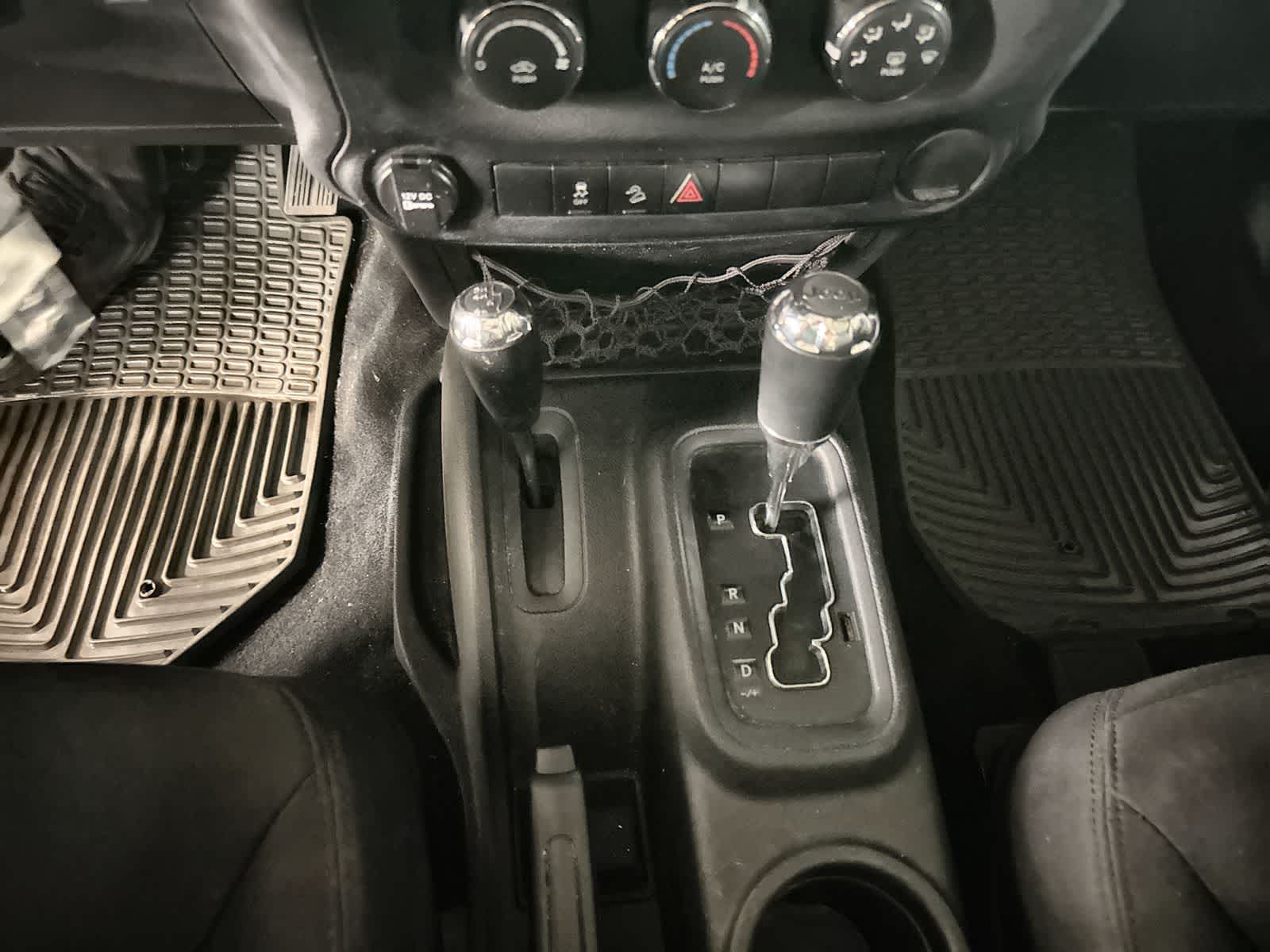 Thumbnail: 2013 Jeep Wrangler - 27