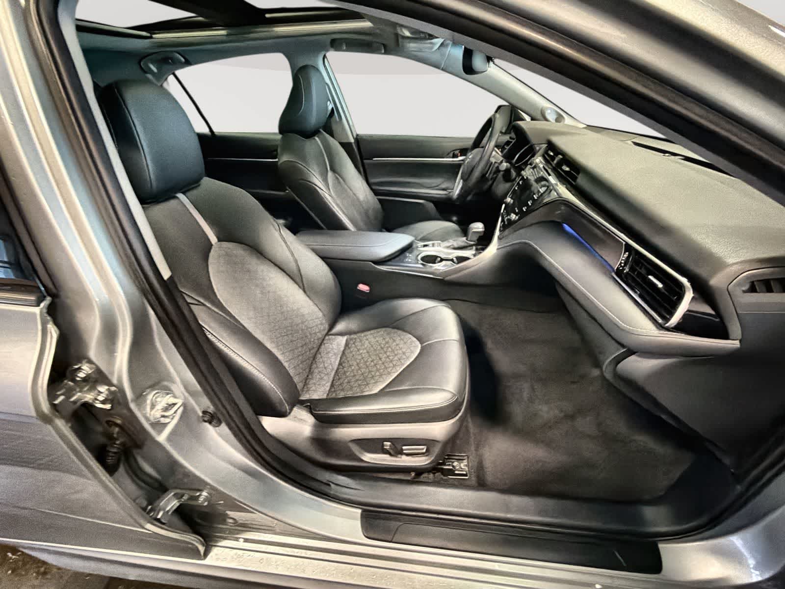 2020 Toyota Camry XSE - Photo 23