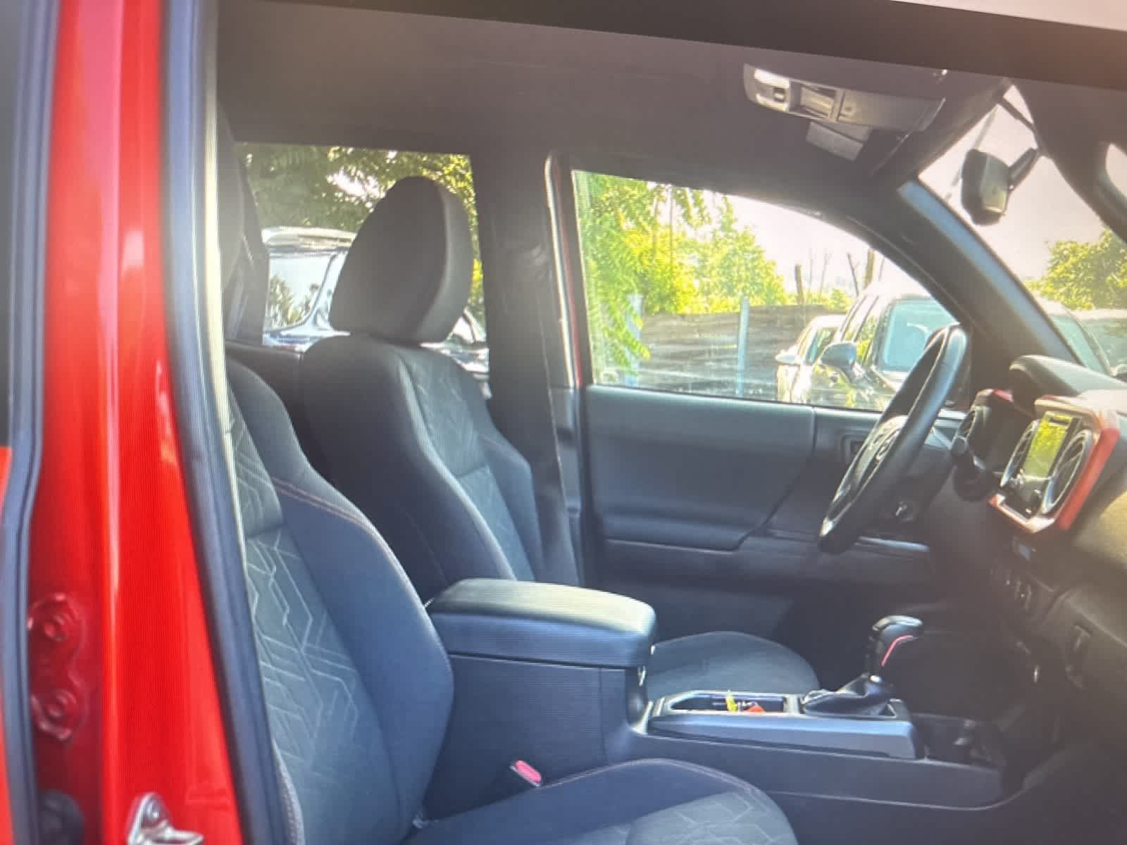 Thumbnail: 2016 Toyota Tacoma - 13