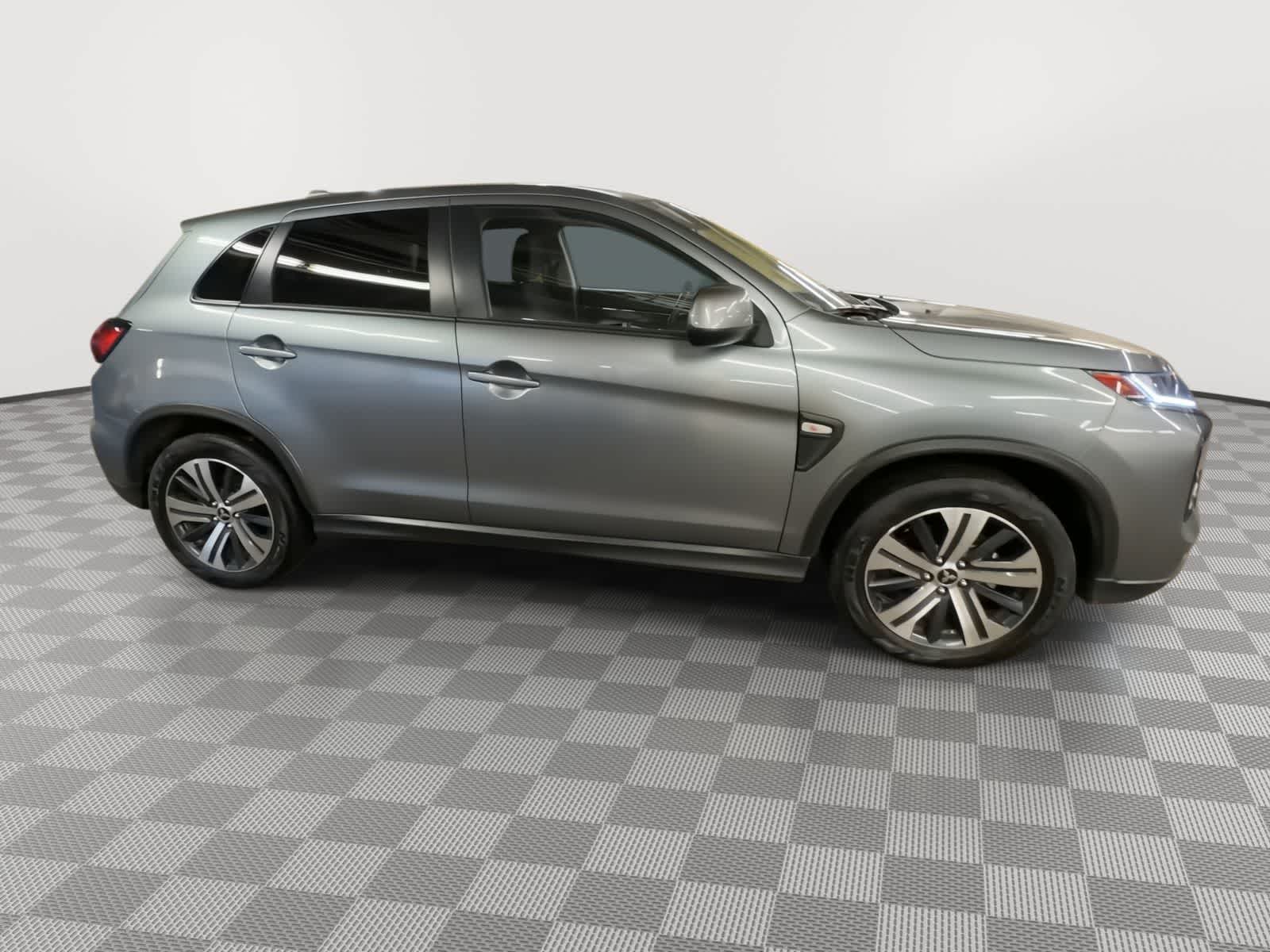 Thumbnail: 2024 Mitsubishi Outlander Sport - 9