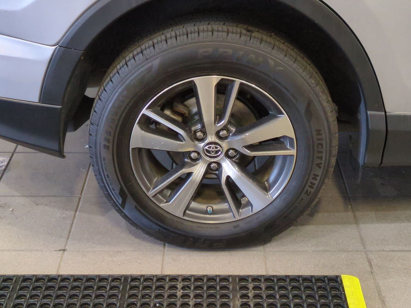 Thumbnail: 2017 Toyota RAV4 - 14