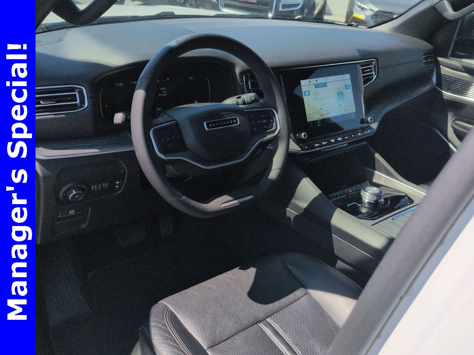 Thumbnail: 2023 Jeep Wagoneer - 10