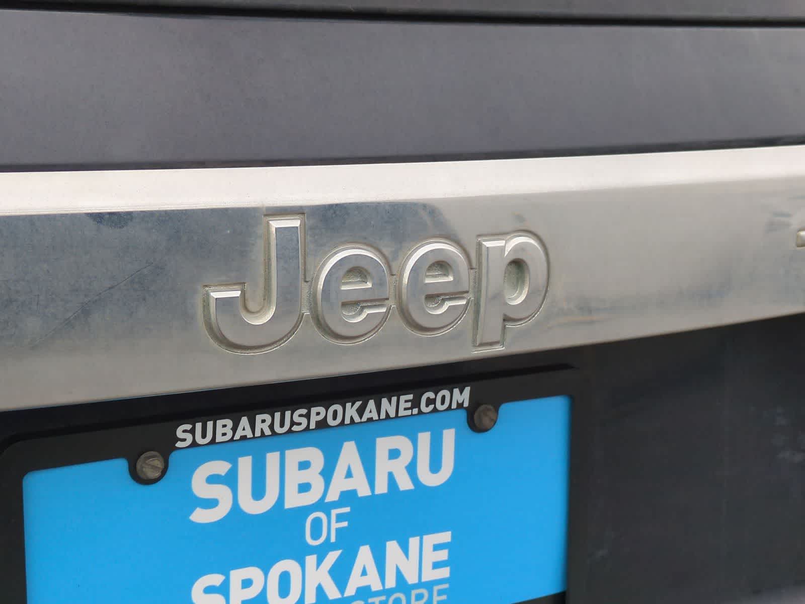 Thumbnail: 2012 Jeep Grand Cherokee - 12