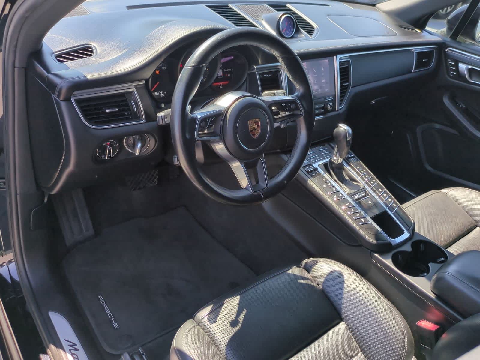 Thumbnail: 2017 Porsche Macan - 10