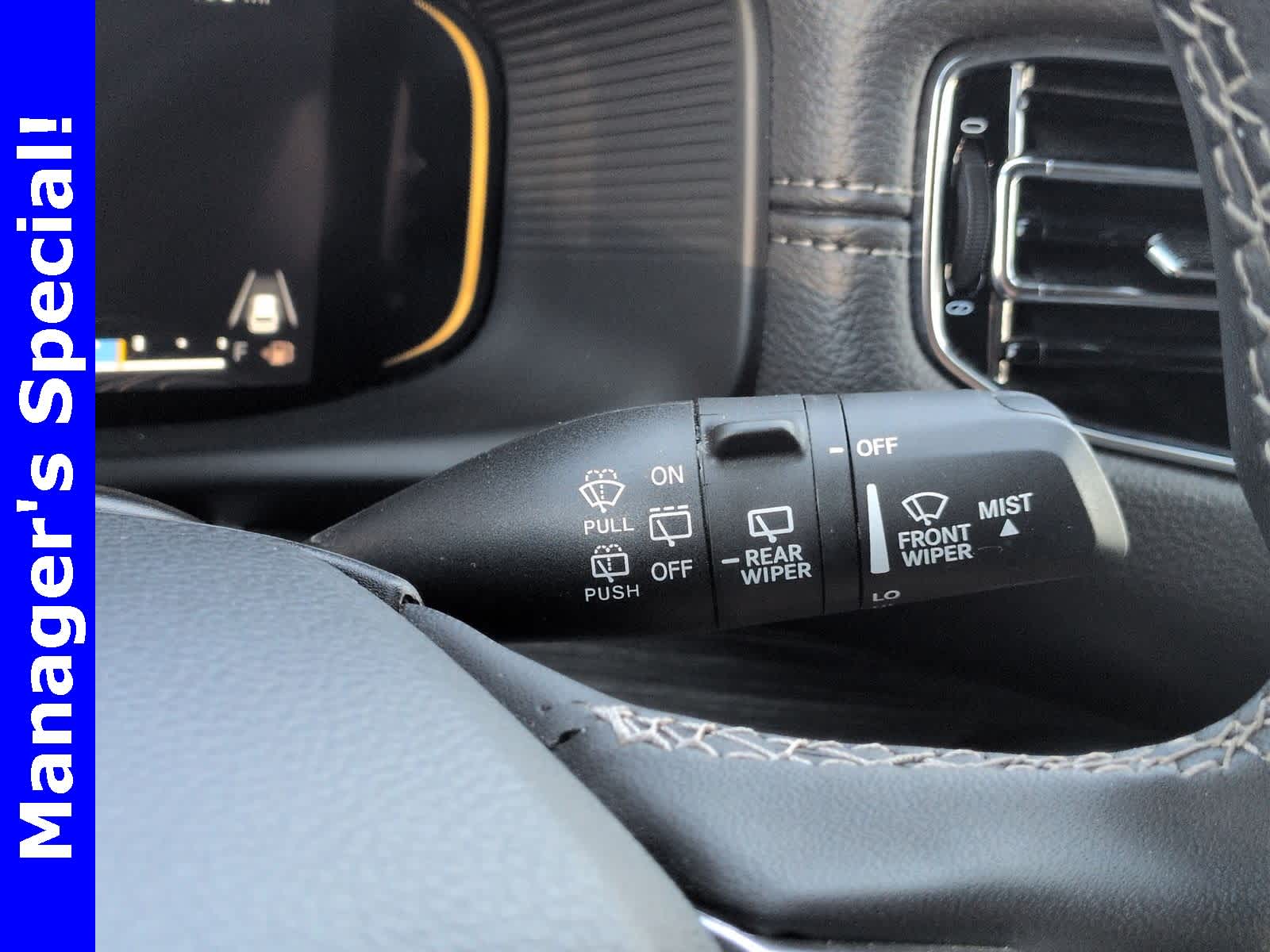 Thumbnail: 2023 Jeep Wagoneer - 26