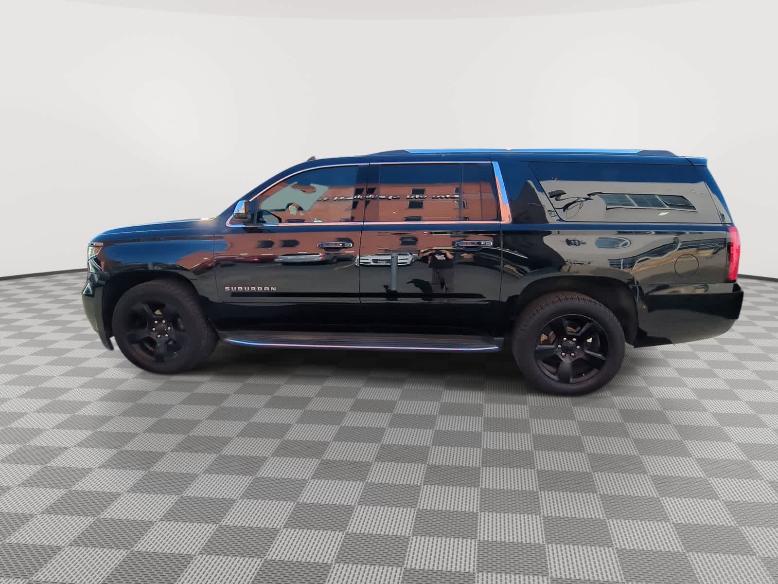 Thumbnail: 2020 Chevrolet Suburban - 5