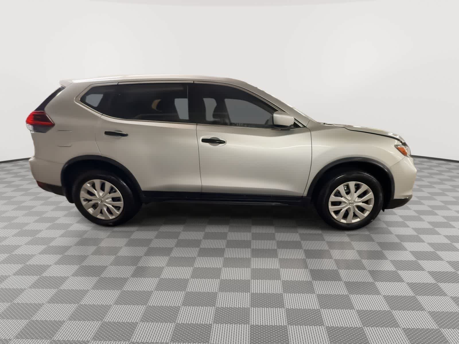 Thumbnail: 2020 Nissan Rogue - 9