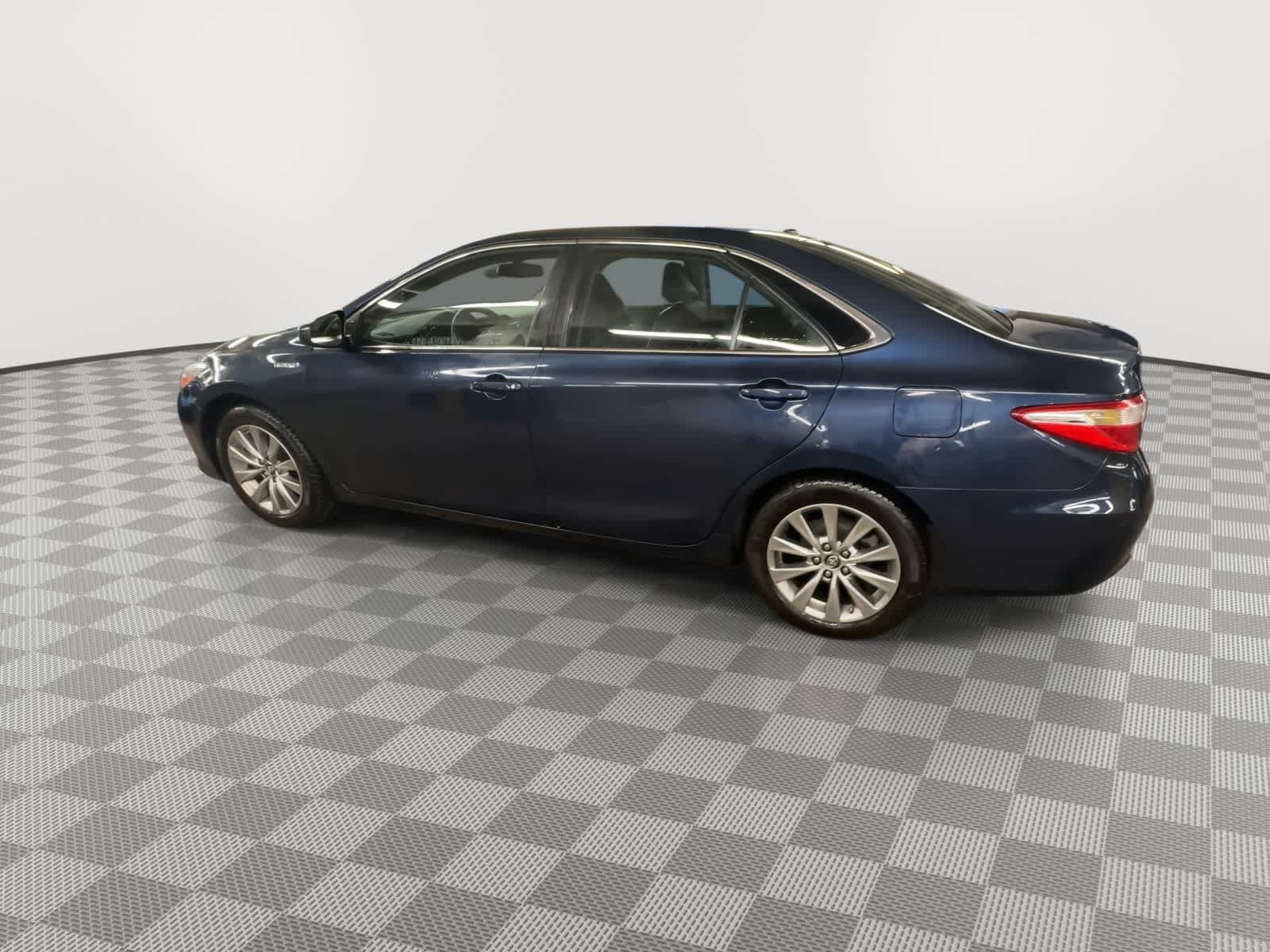 Thumbnail: 2017 Toyota Camry - 6