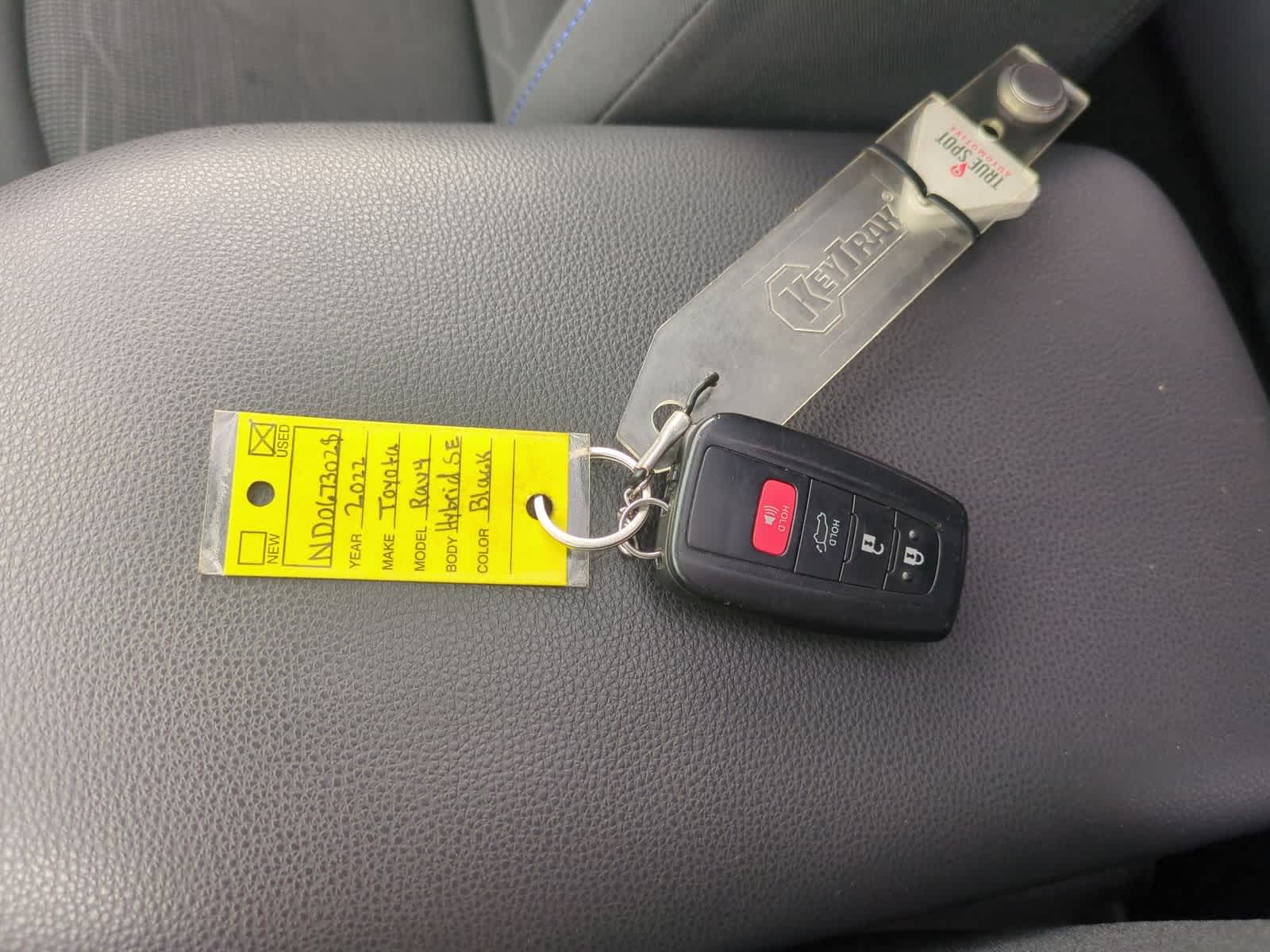 Thumbnail: 2022 Toyota RAV4 - 35