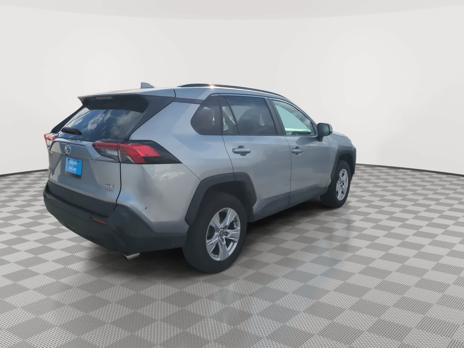 Thumbnail: 2020 Toyota RAV4 - 8