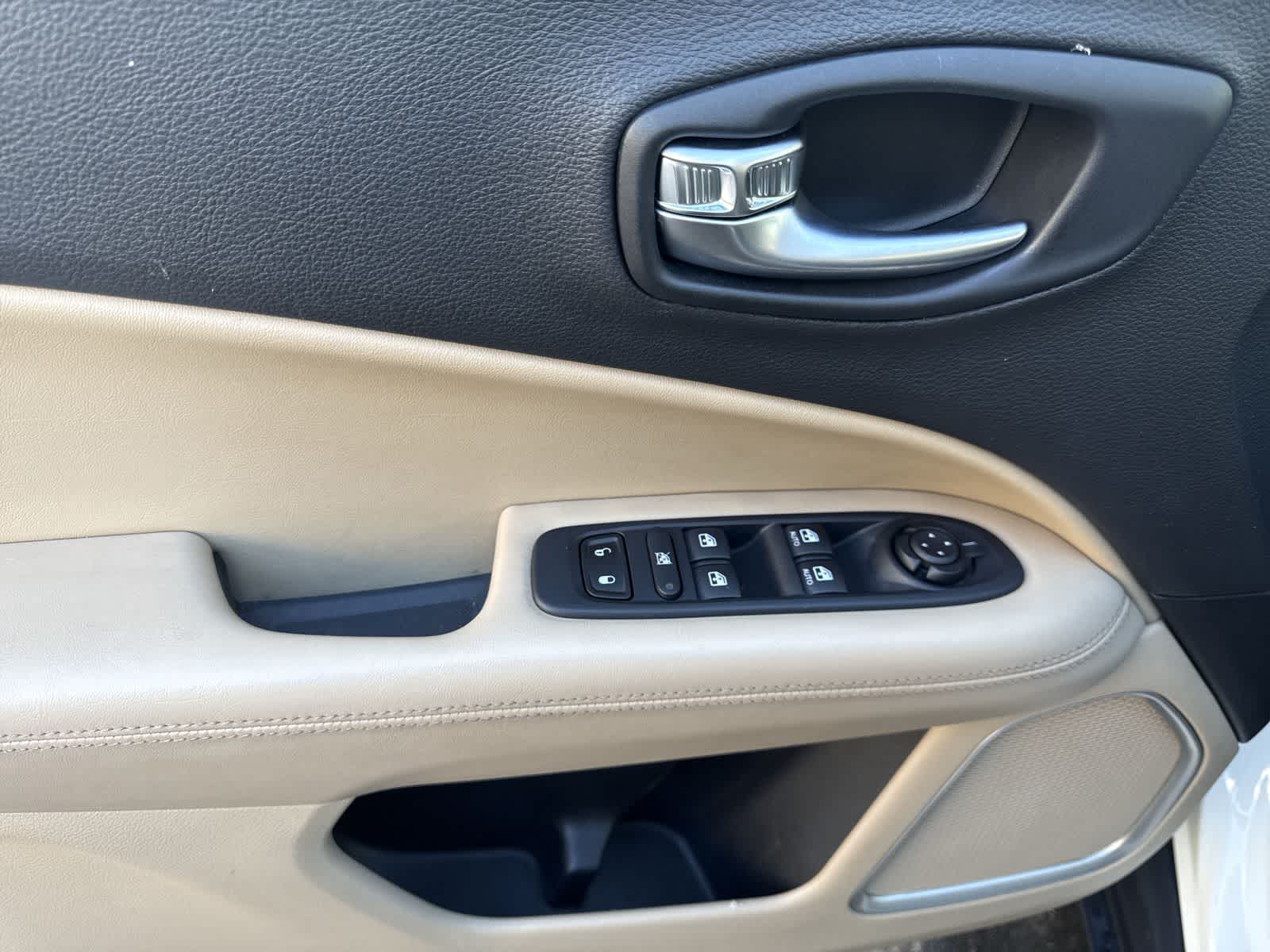 Thumbnail: 2018 Jeep Compass - 19