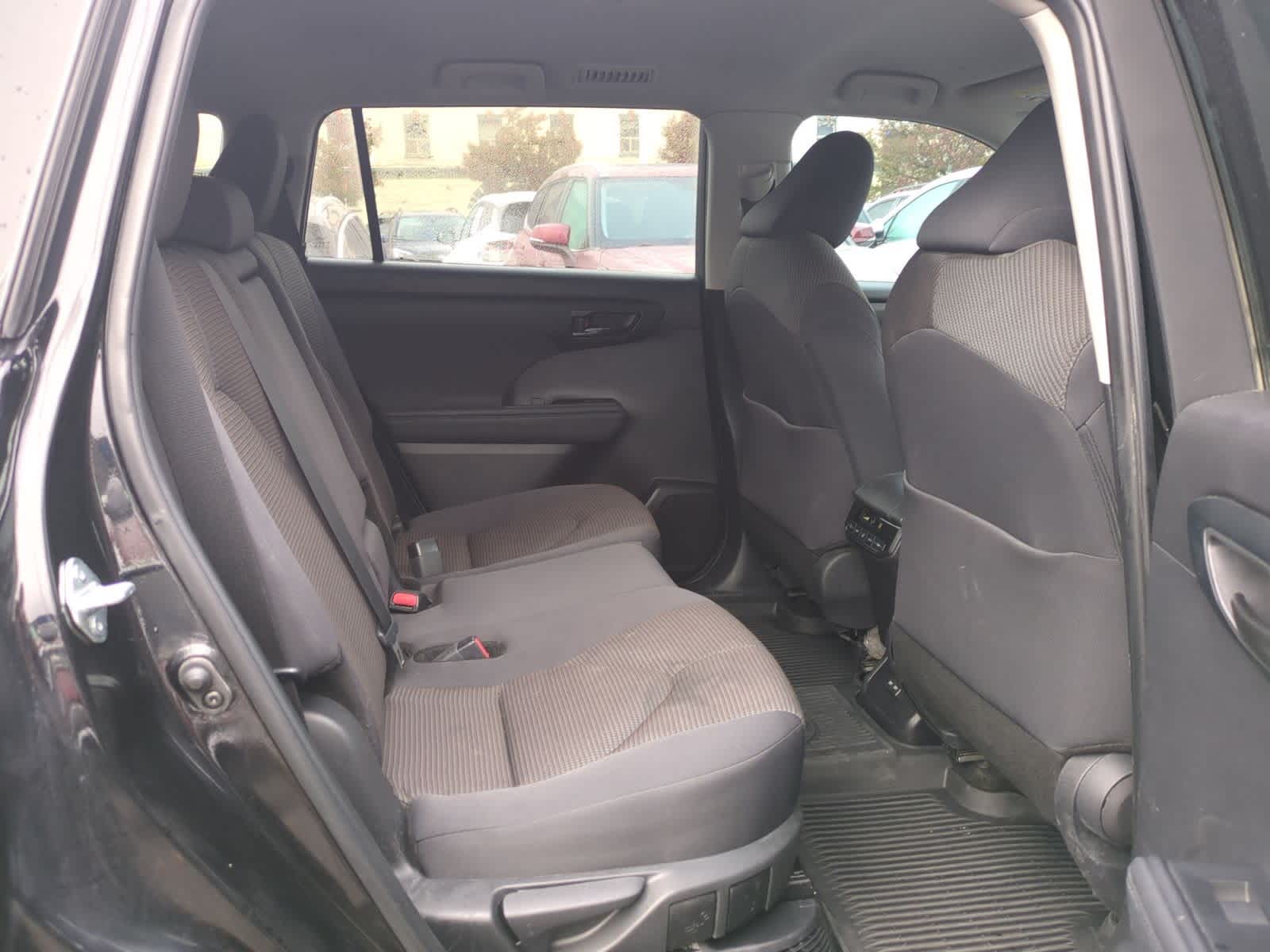 Thumbnail: 2024 Toyota Highlander - 21