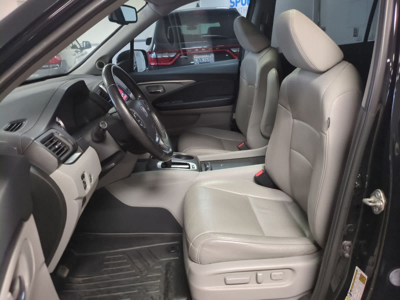 Thumbnail: 2016 Honda Pilot - 16