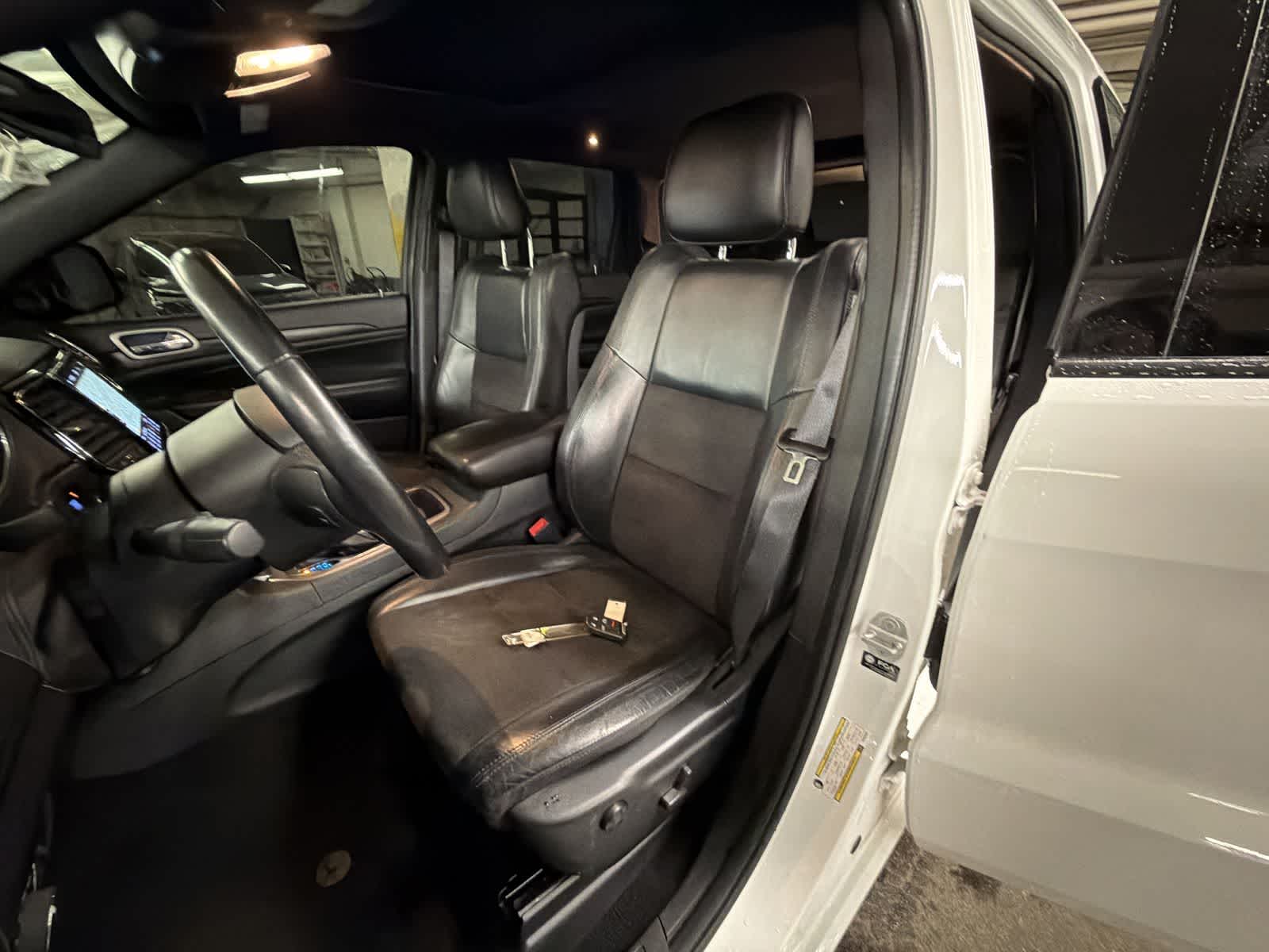 Thumbnail: 2021 Jeep Grand Cherokee - 17