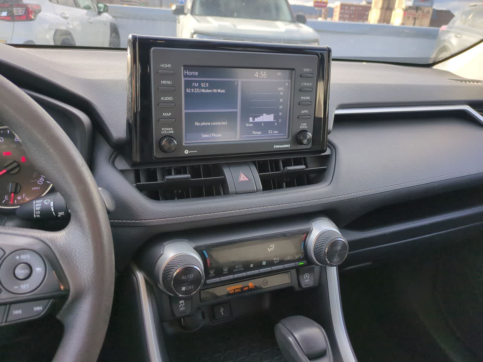 Thumbnail: 2020 Toyota RAV4 - 28