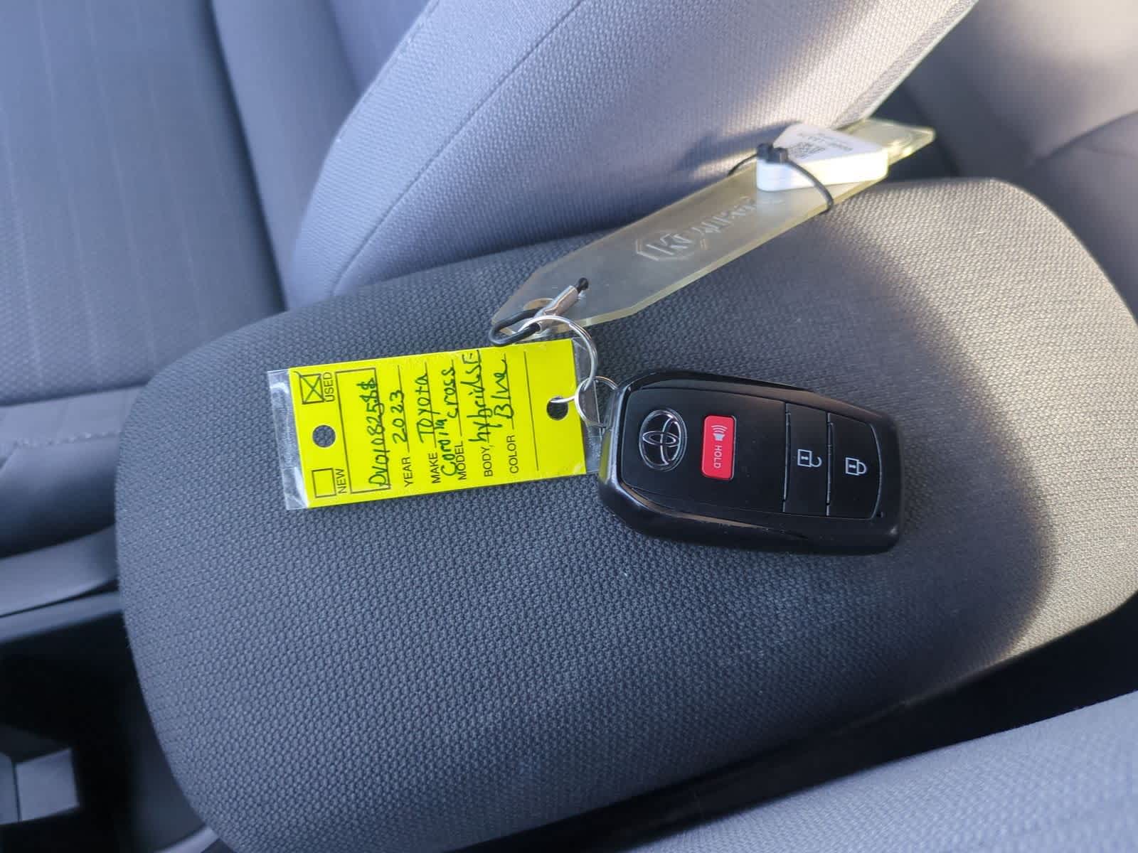 Thumbnail: 2023 Toyota Corolla Cross - 33