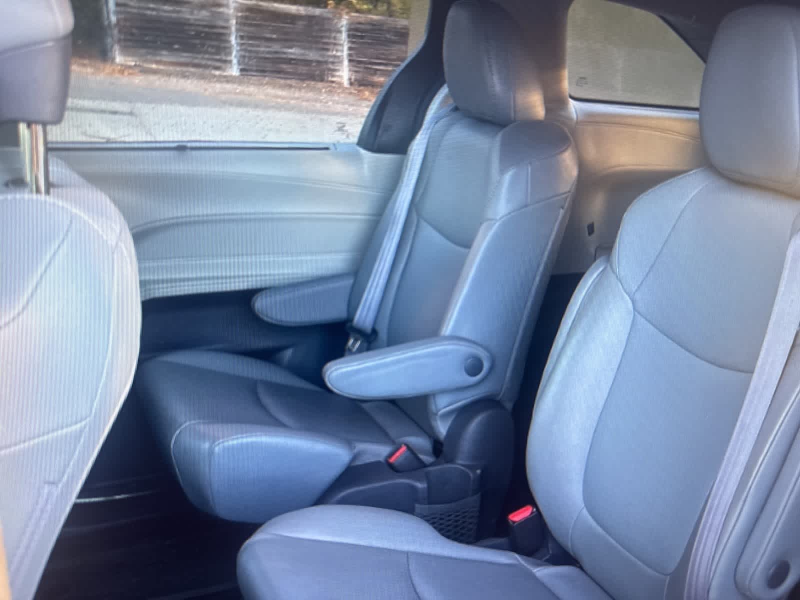 Thumbnail: 2021 Toyota Sienna - 13