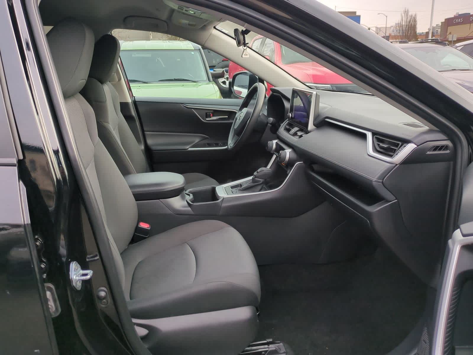 Thumbnail: 2024 Toyota RAV4 - 22