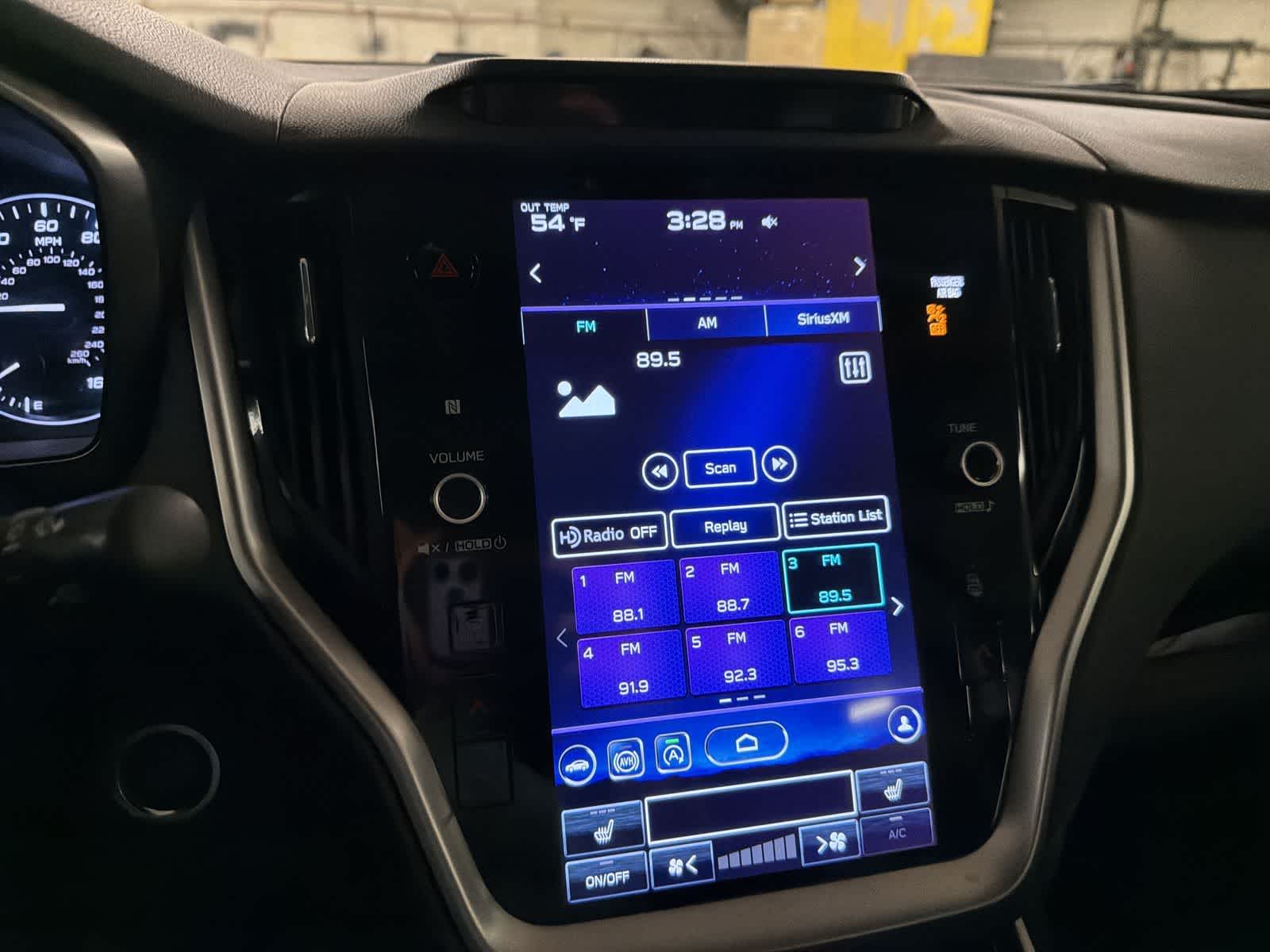 Thumbnail: 2022 Subaru Outback - 32