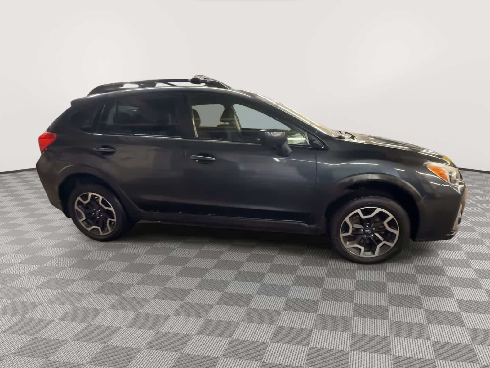 Thumbnail: 2016 Subaru Crosstrek - 9
